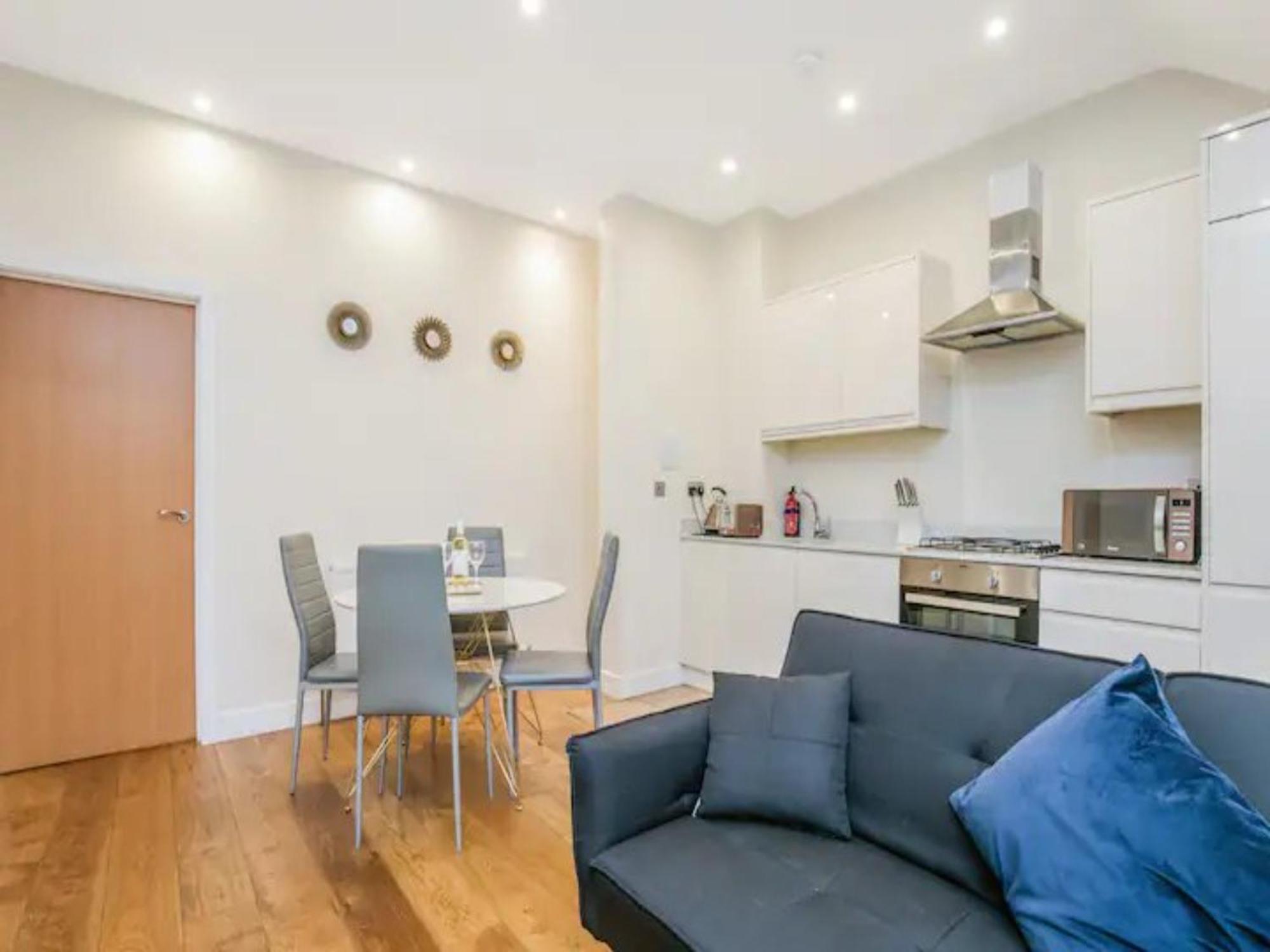 Ealing Queen Of The Suburbs One Bedroom Pass The Keys