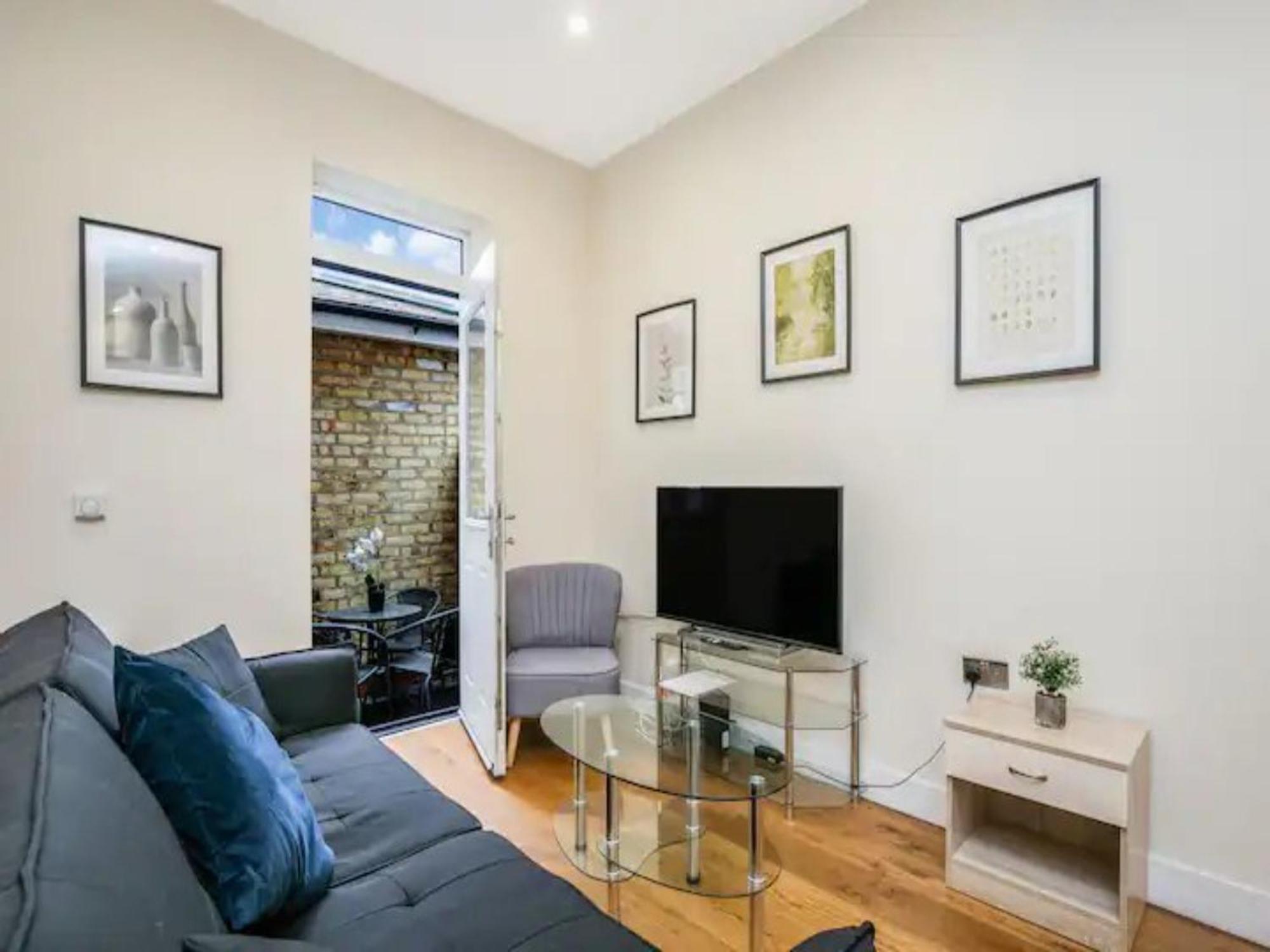 Ealing Queen Of The Suburbs One Bedroom Pass The Keys London