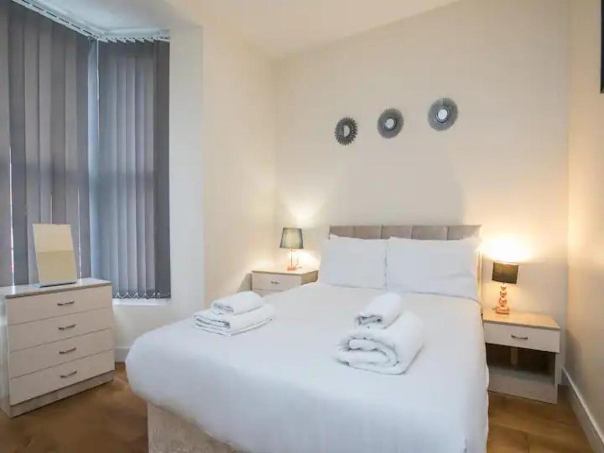 Ealing Queen Of The Suburbs One Bedroom Pass The Keys *
