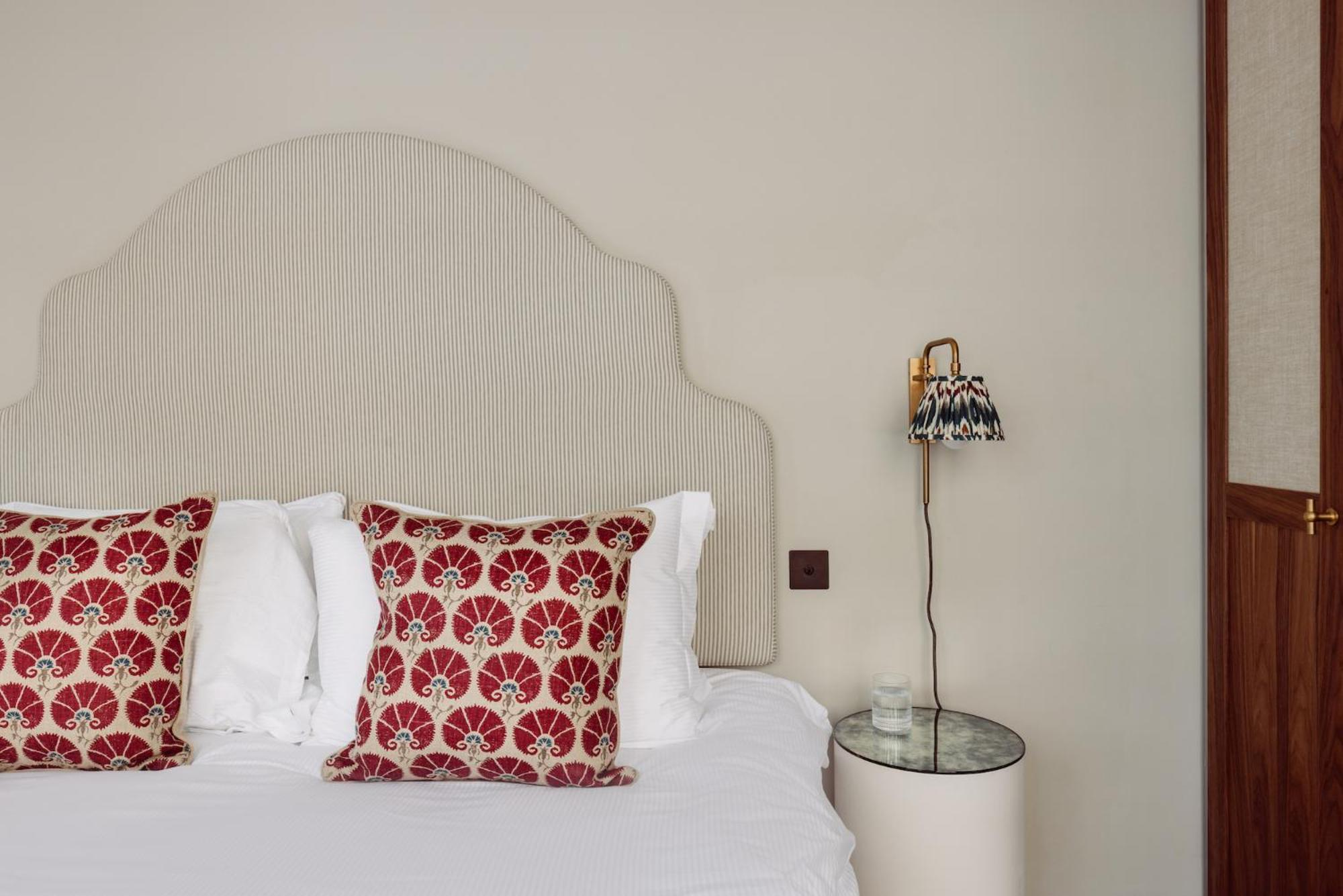 Native Kings Wardrobe, St Pauls 4* London
