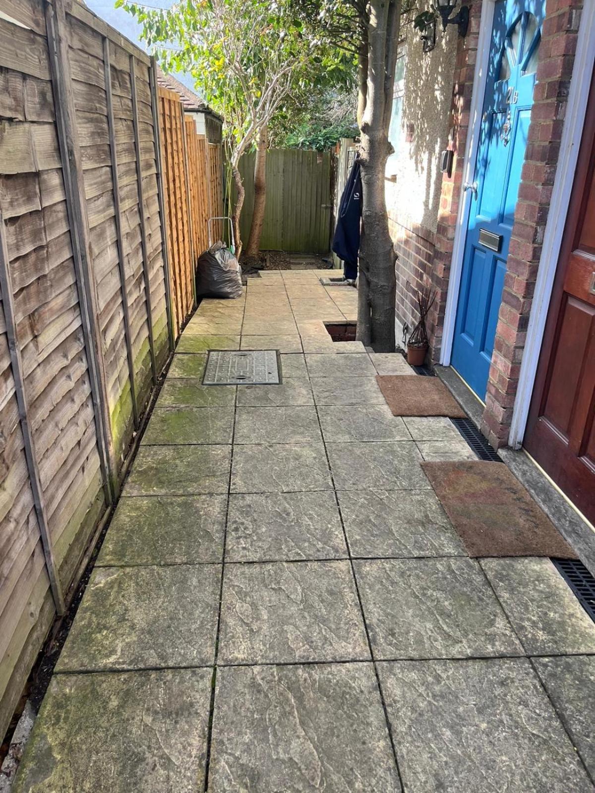 Super Convenient For - Large 2 Double Bed 30 Seconds Walk To Platform Train Station And 19 Mins To Waterloo London
