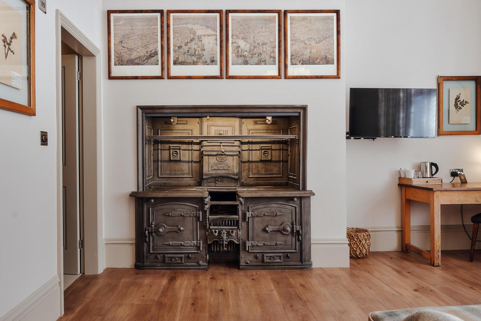 The Black Lion Pub & Boutique Gasthof 3*