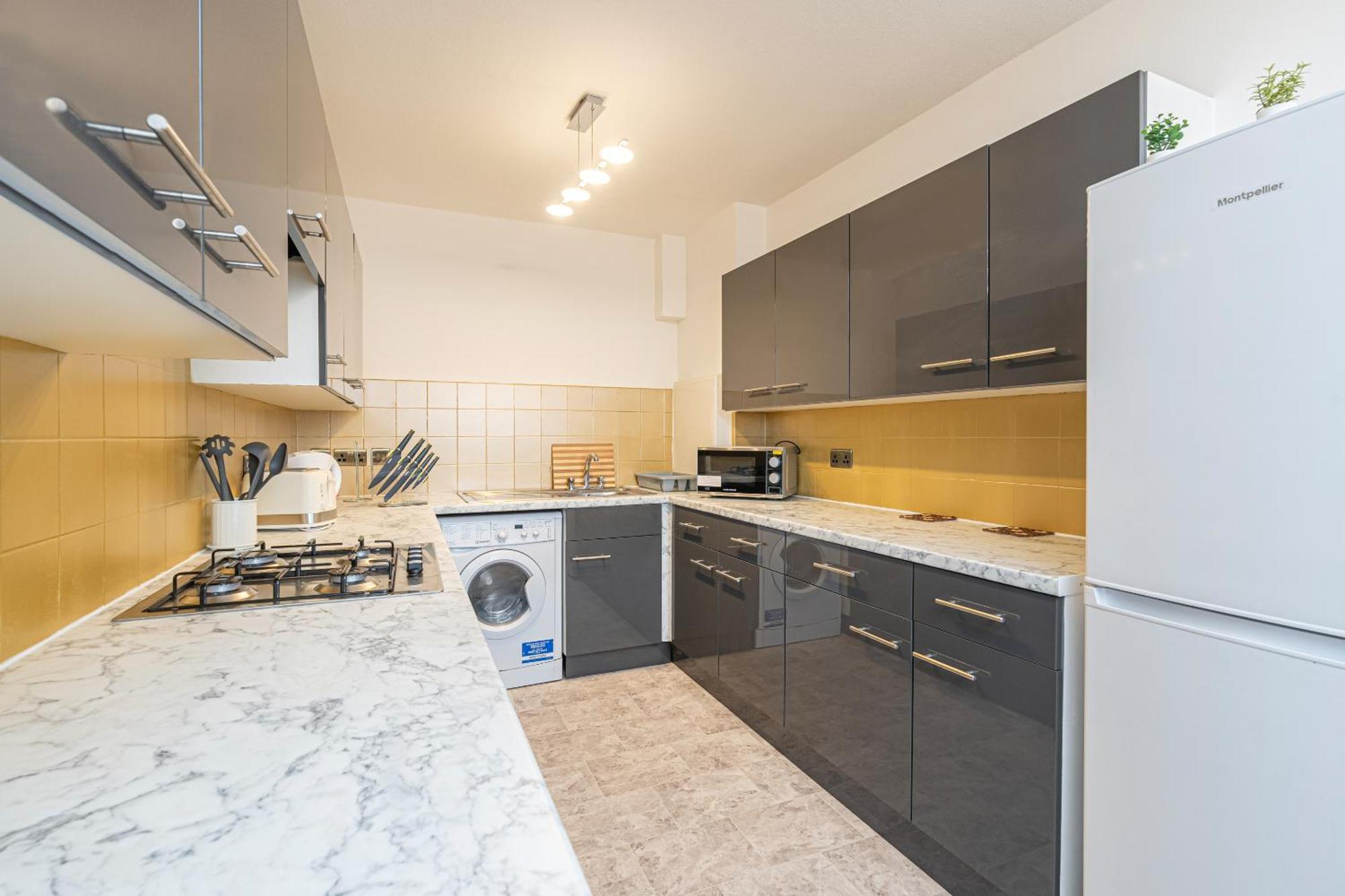 Lovely Near Hyde Park & Oxford St Londen