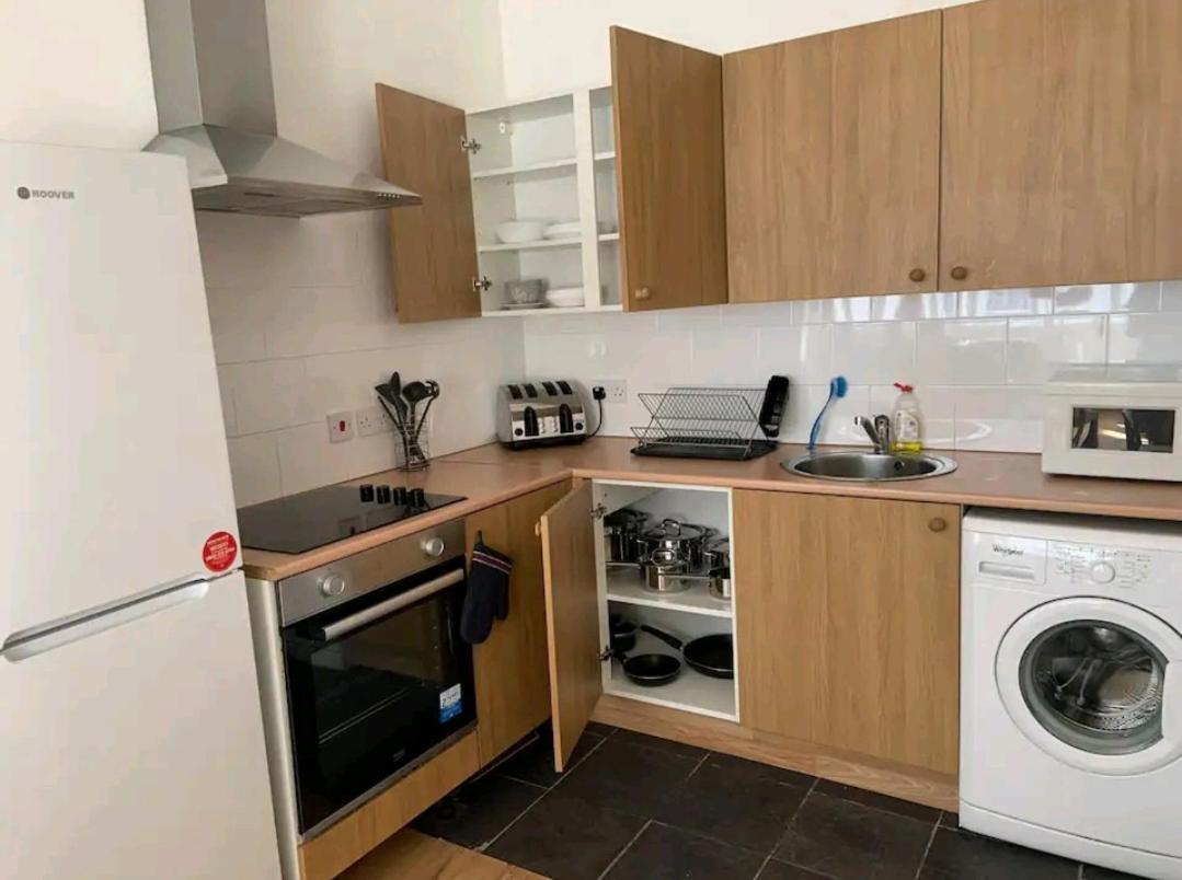 Rum i privatbostad Affordable In Shared Flat, Bridge London