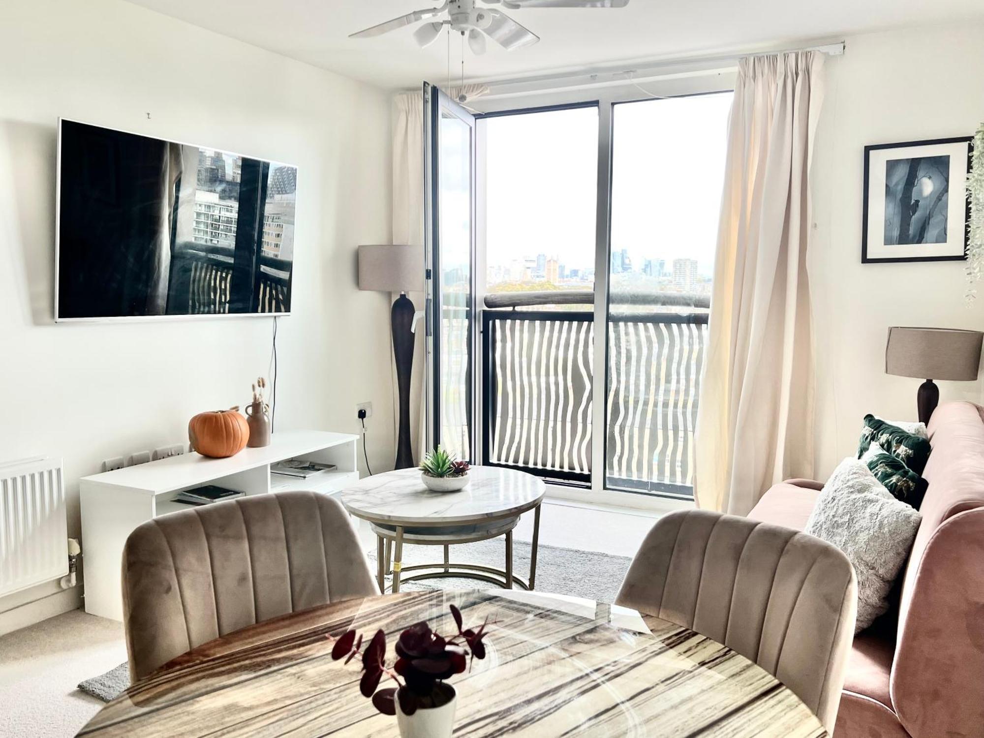 Skyline View Highest Floor Service * Londen