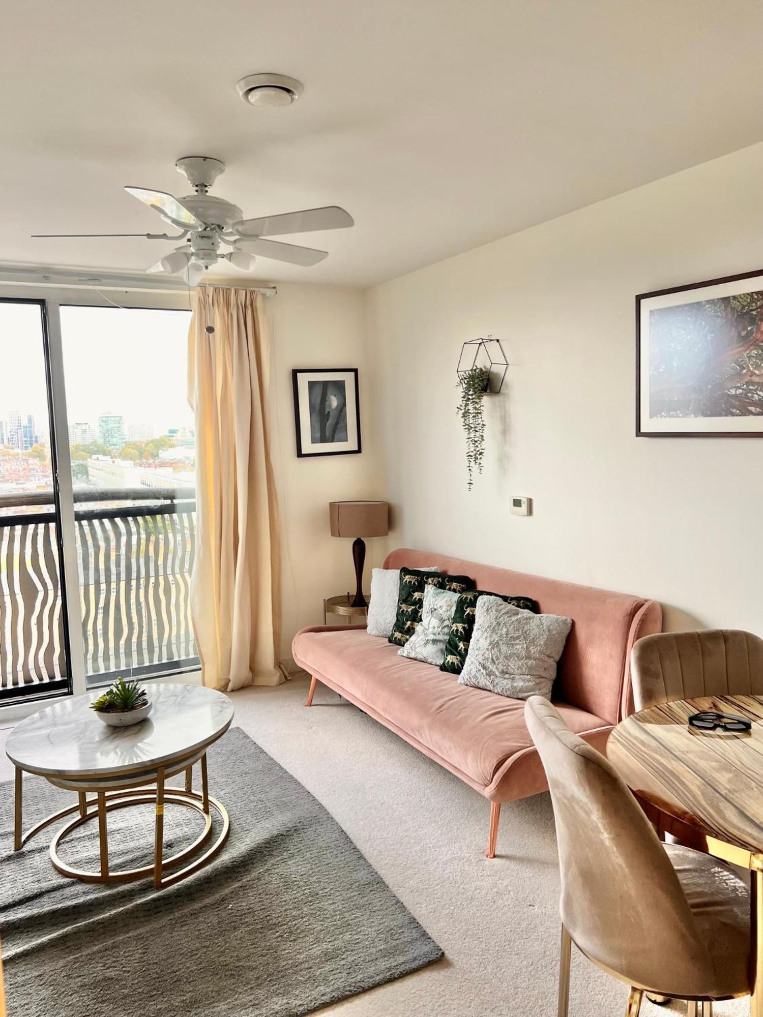 Appartement Skyline View Highest Floor Service Londen