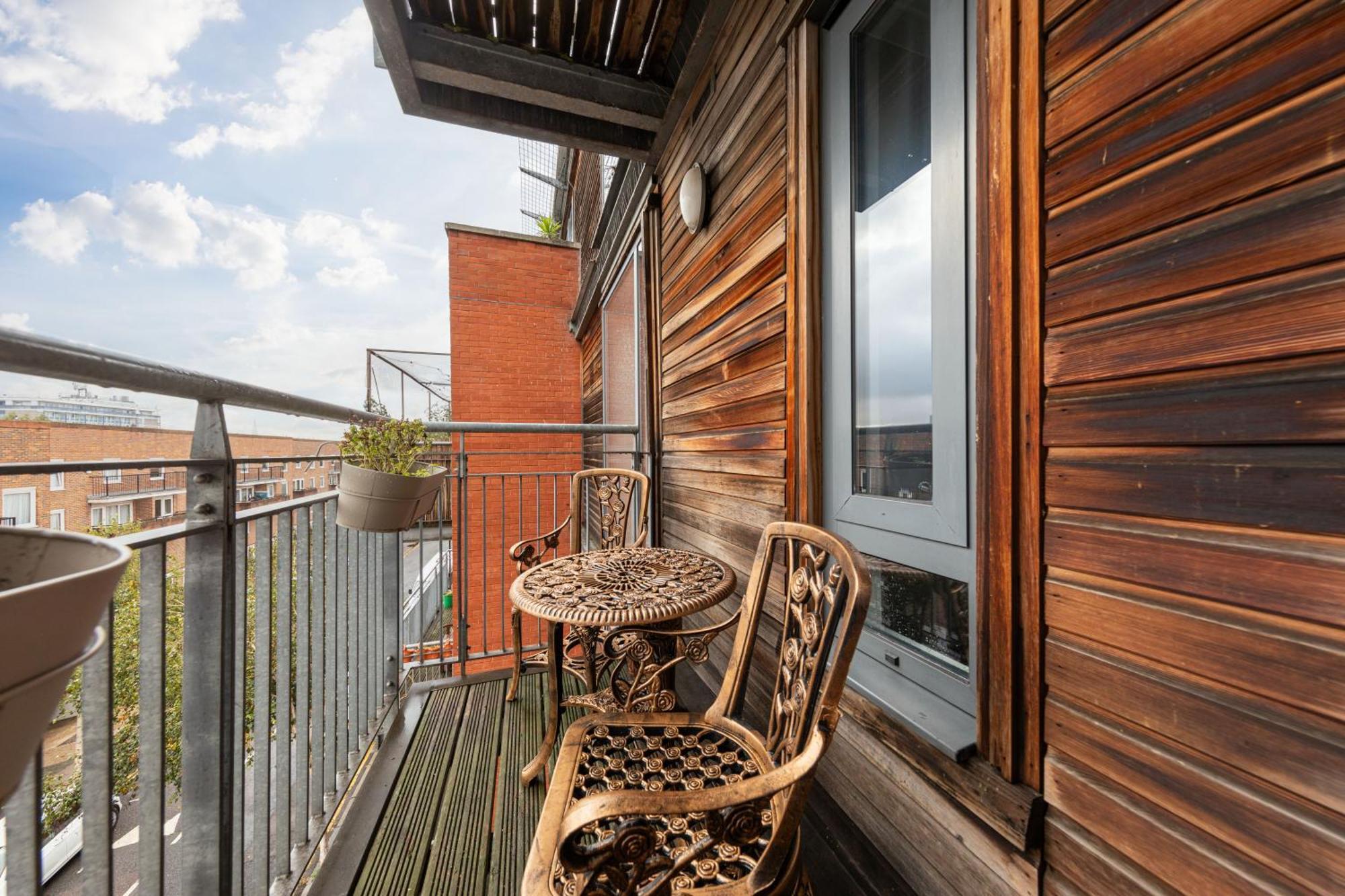 2bed2bath Spacious Modern Near Csm Leilighet London
