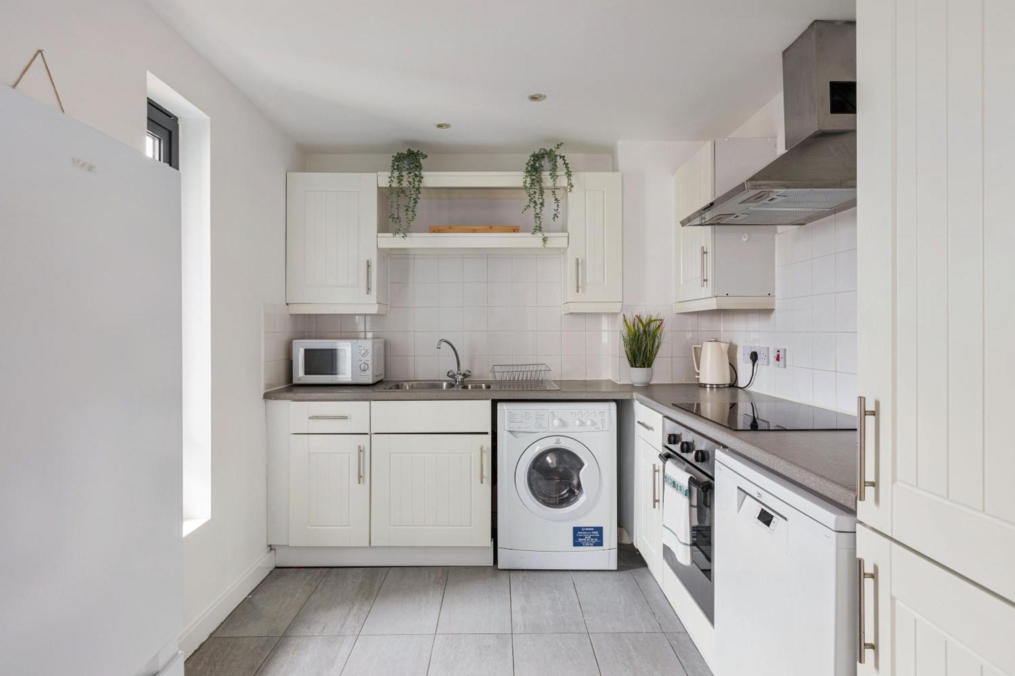2bed2bath Spacious Modern Near Csm Leilighet