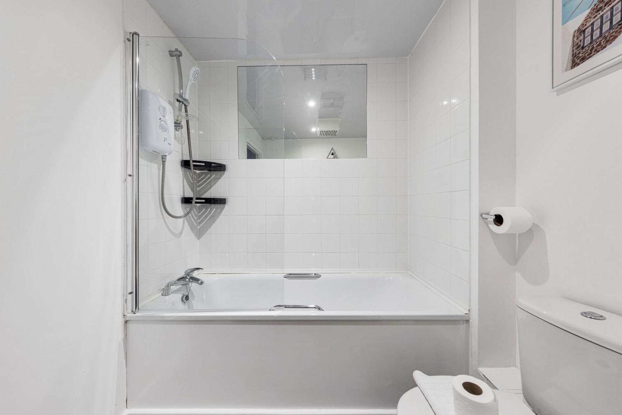 Leilighet 2bed2bath Spacious Modern Near Csm London
