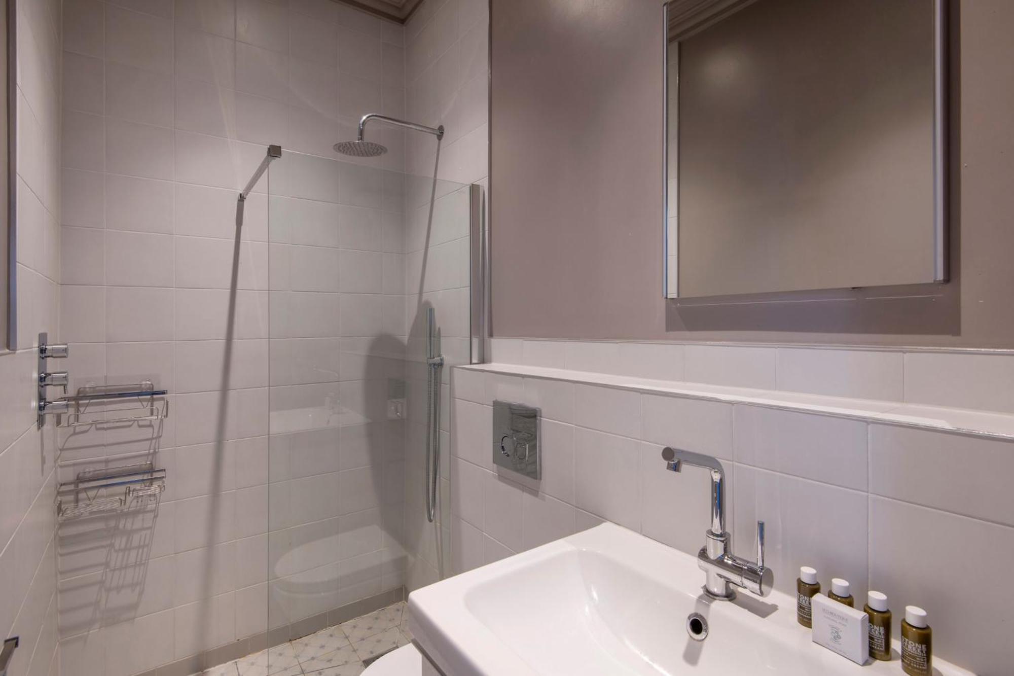 Apartment The Cleveland Arms Iii London
