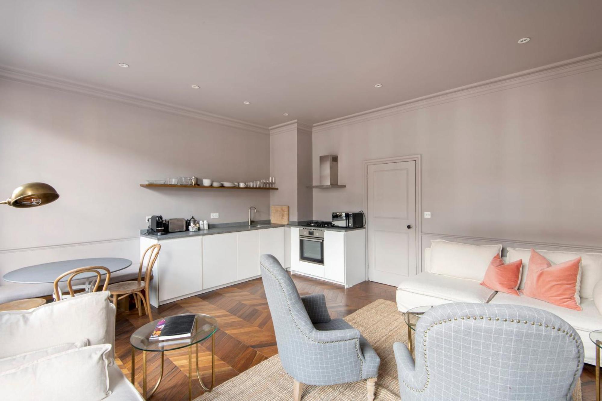 The Cleveland Arms Iii Apartment