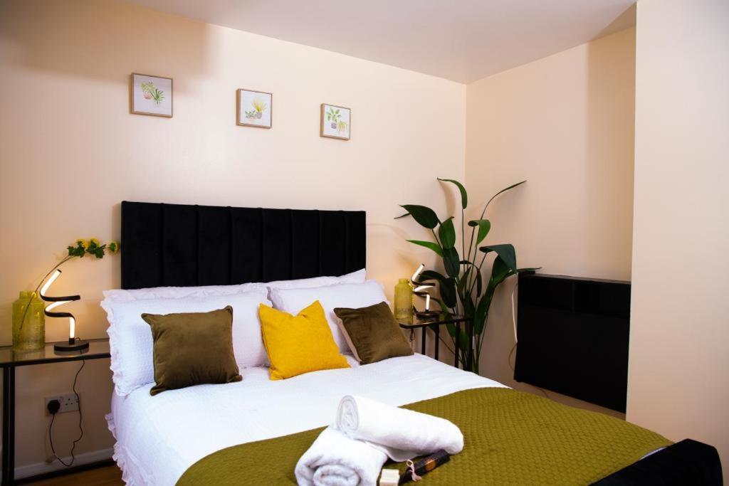 Inviting 1-bed In Near Hotsput Lägenhet *