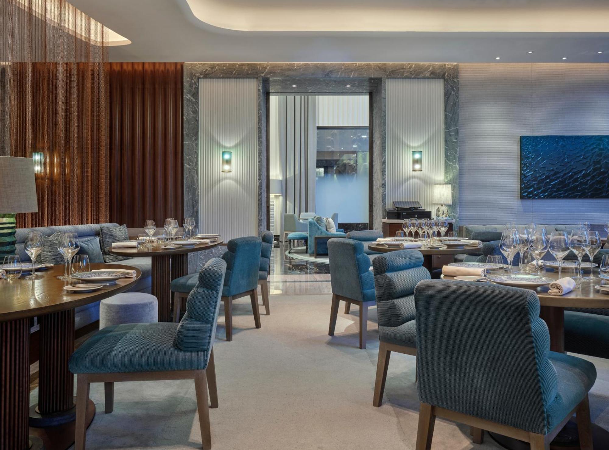 Four Seasons At Park Lane Hotel