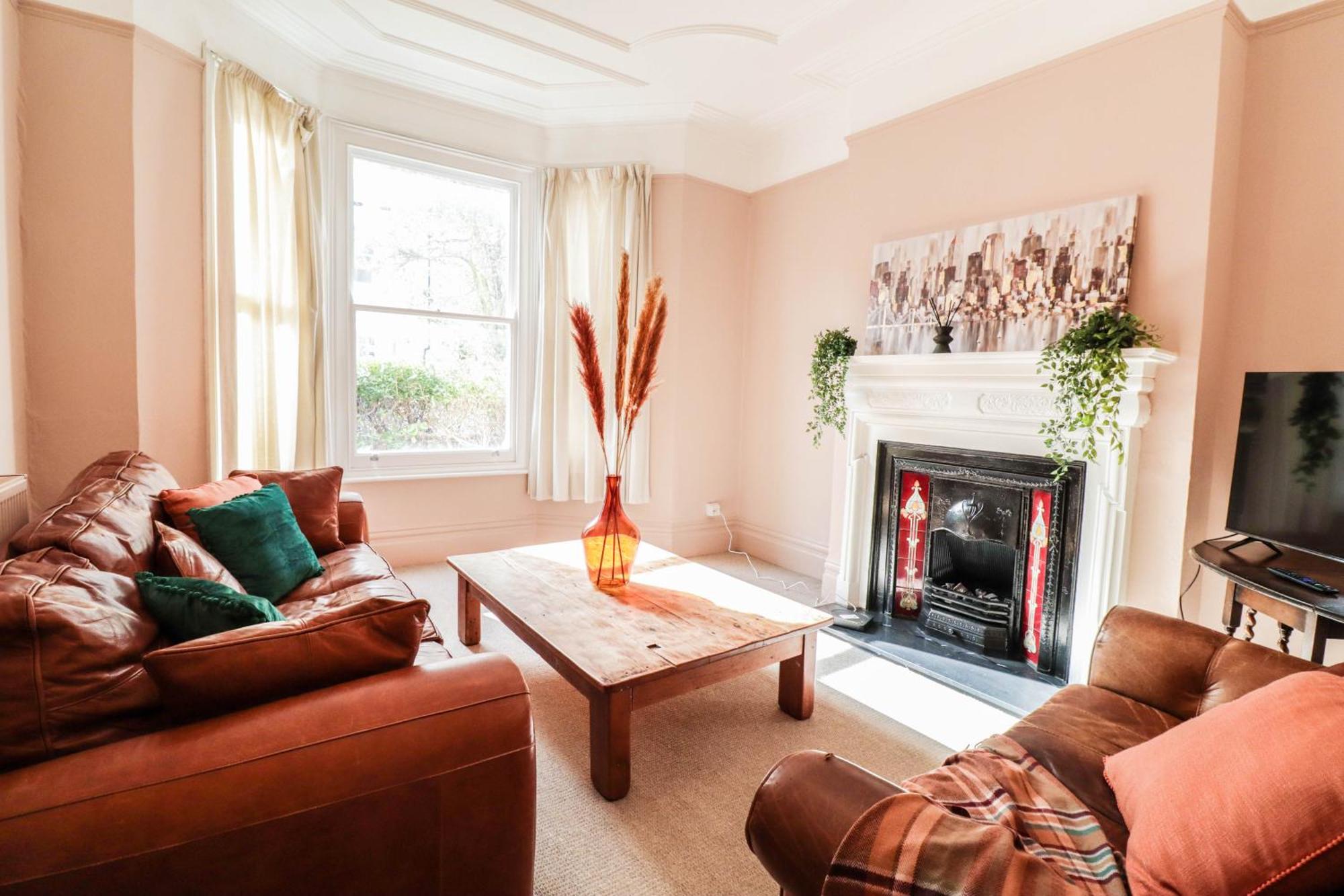 Stunning 5 Bed House In Clapham - Free Wifi! Holiday home