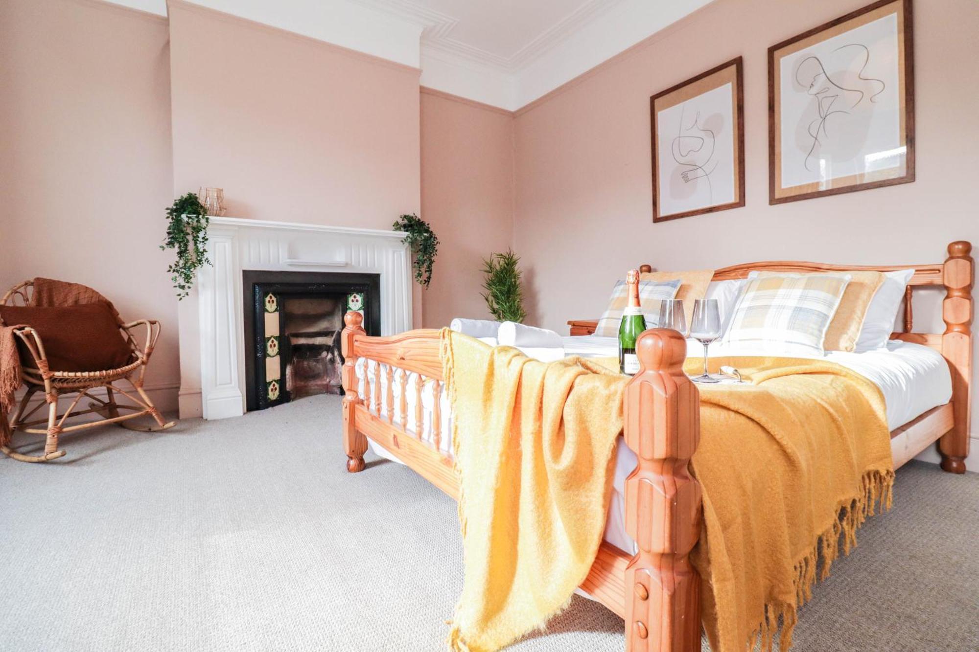 Holiday home Stunning 5 Bed House In Clapham - Free Wifi! London
