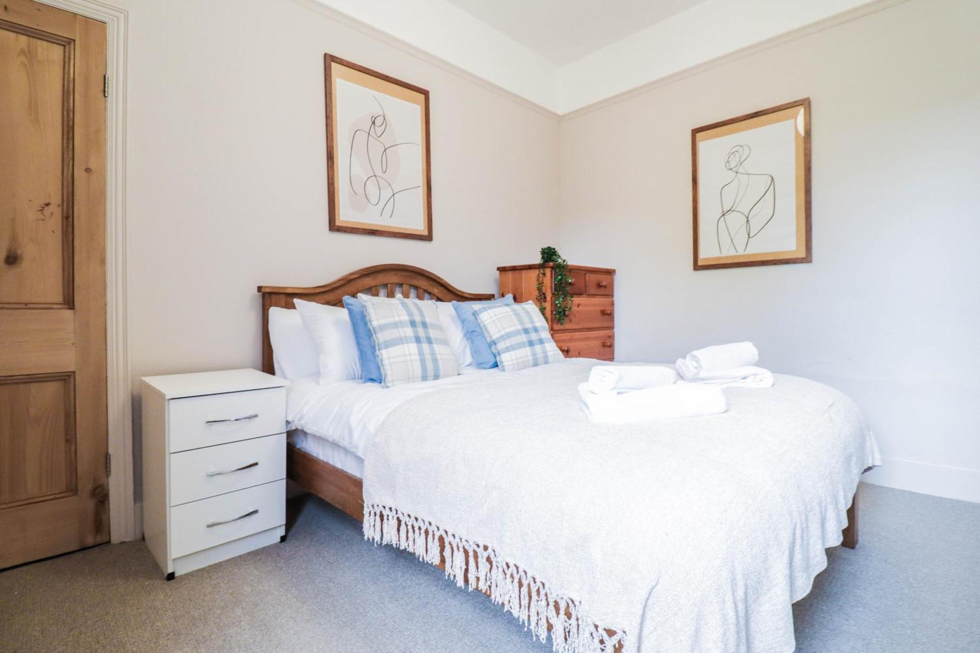 Holiday home Stunning 5 Bed House In Clapham - Free Wifi!