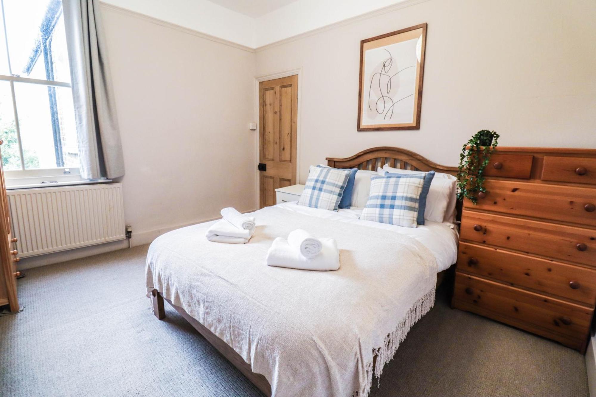 Stunning 5 Bed House In Clapham - Free Wifi! London