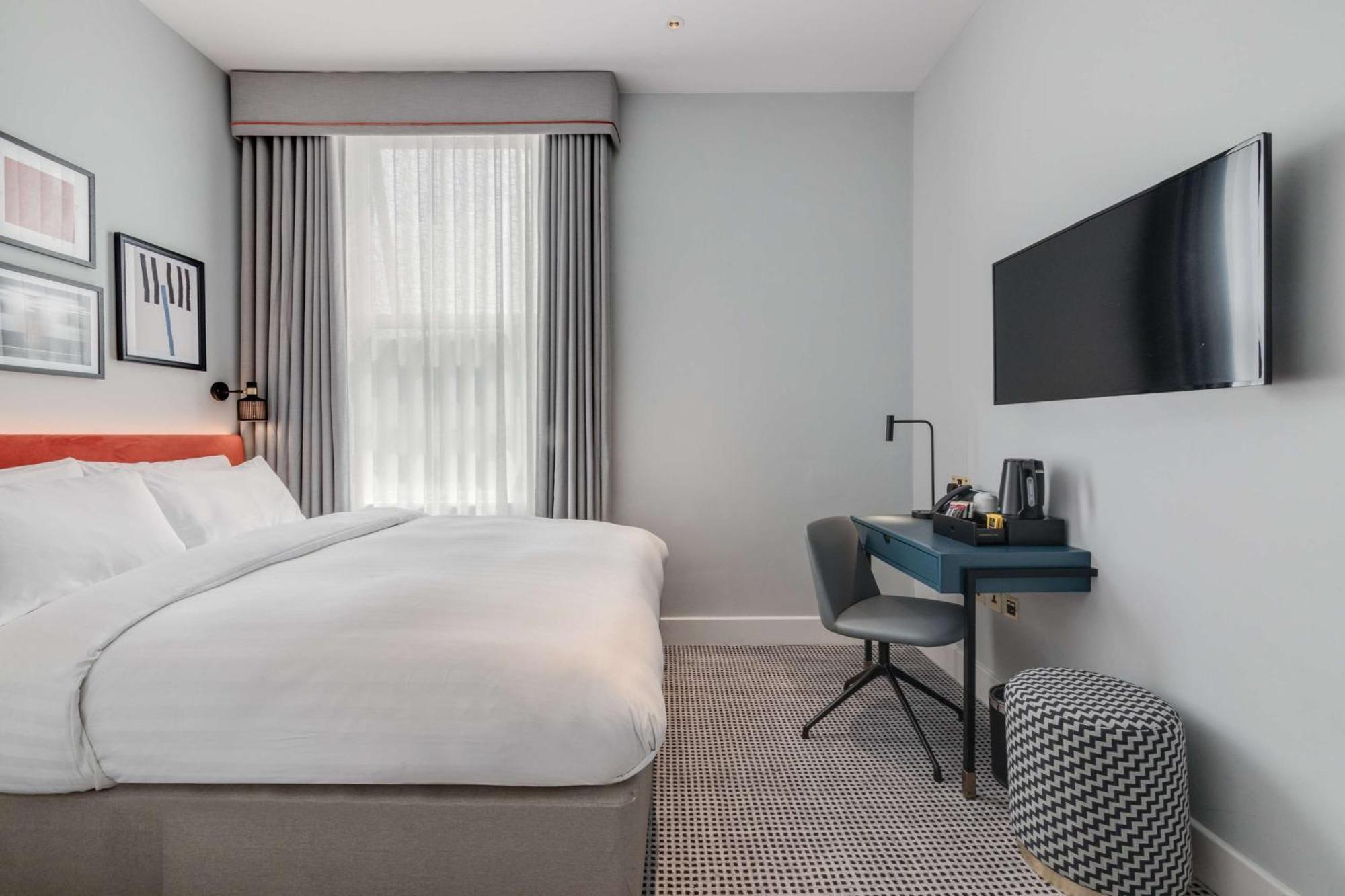 Mornington Kensington, Bw Premier Collection Hotel 4*