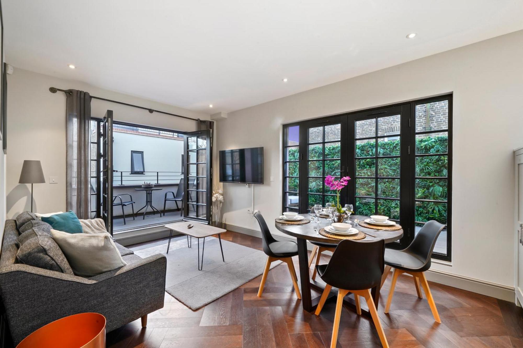 2 Bed Lux Near Free Wifi By Aparts Leilighet