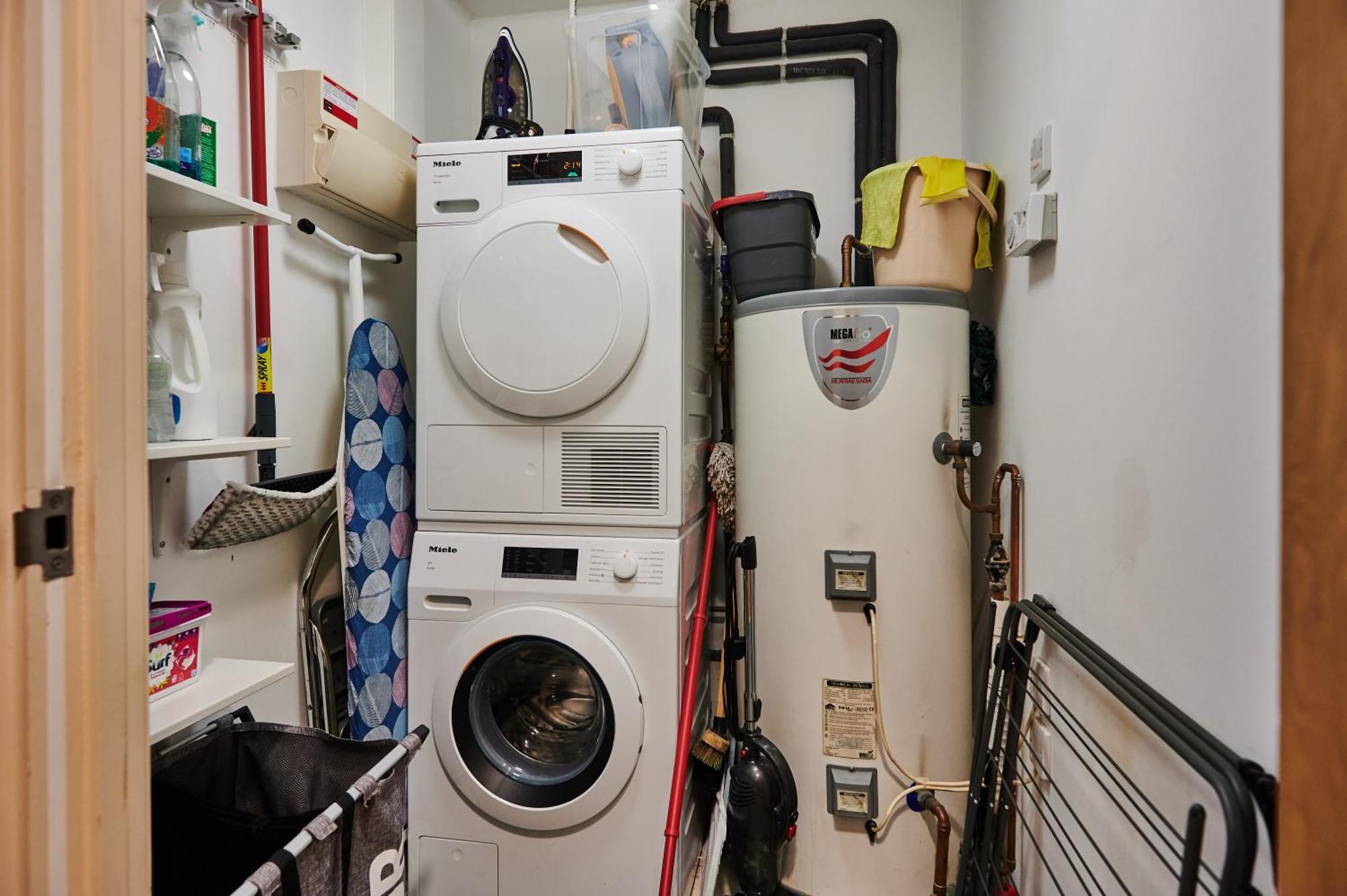 Bright 2 Bedroom Flat In Old Street With Balcony * London