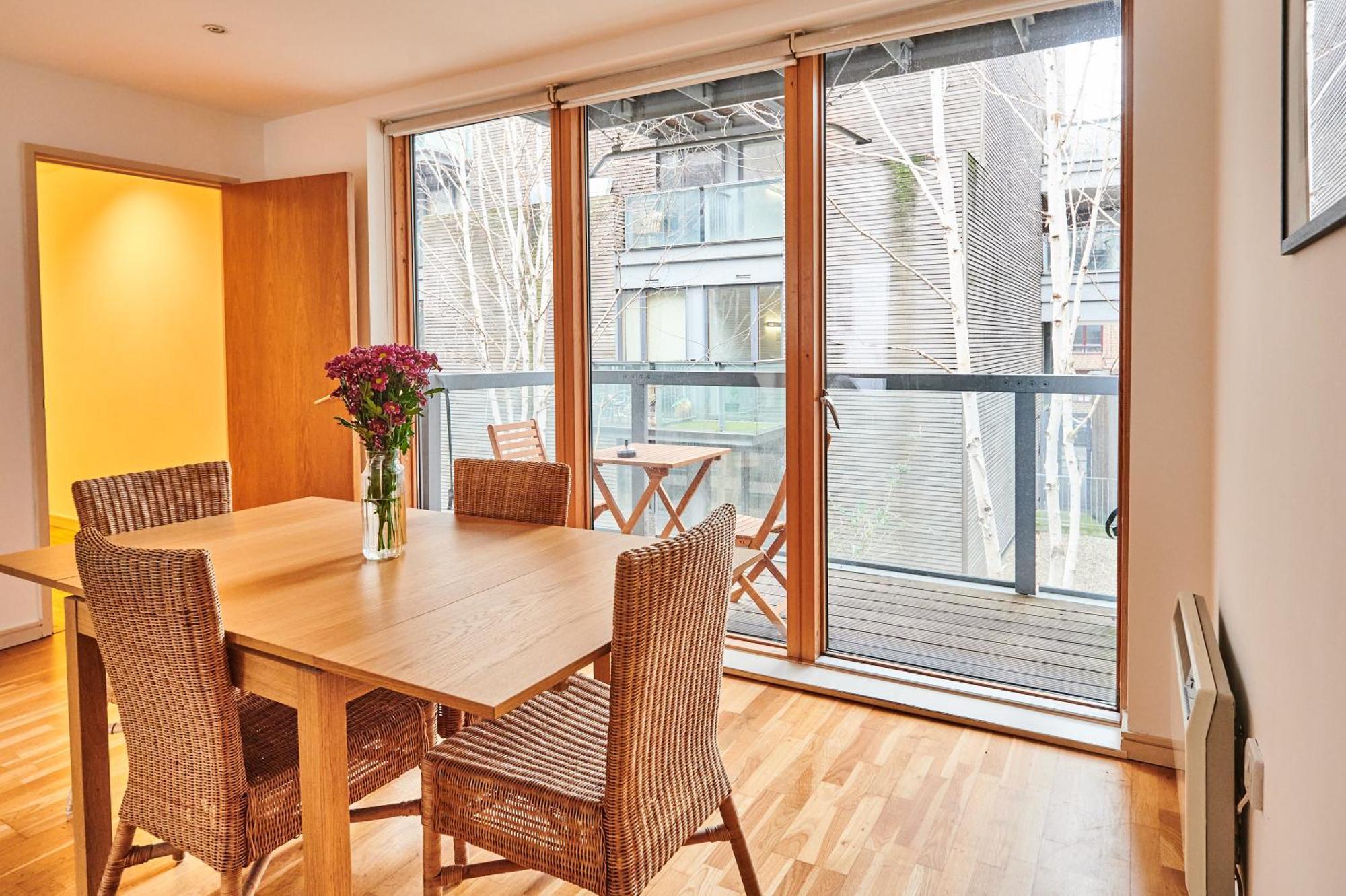 Bright 2 Bedroom Flat In Old Street With Balcony Lejlighed *
