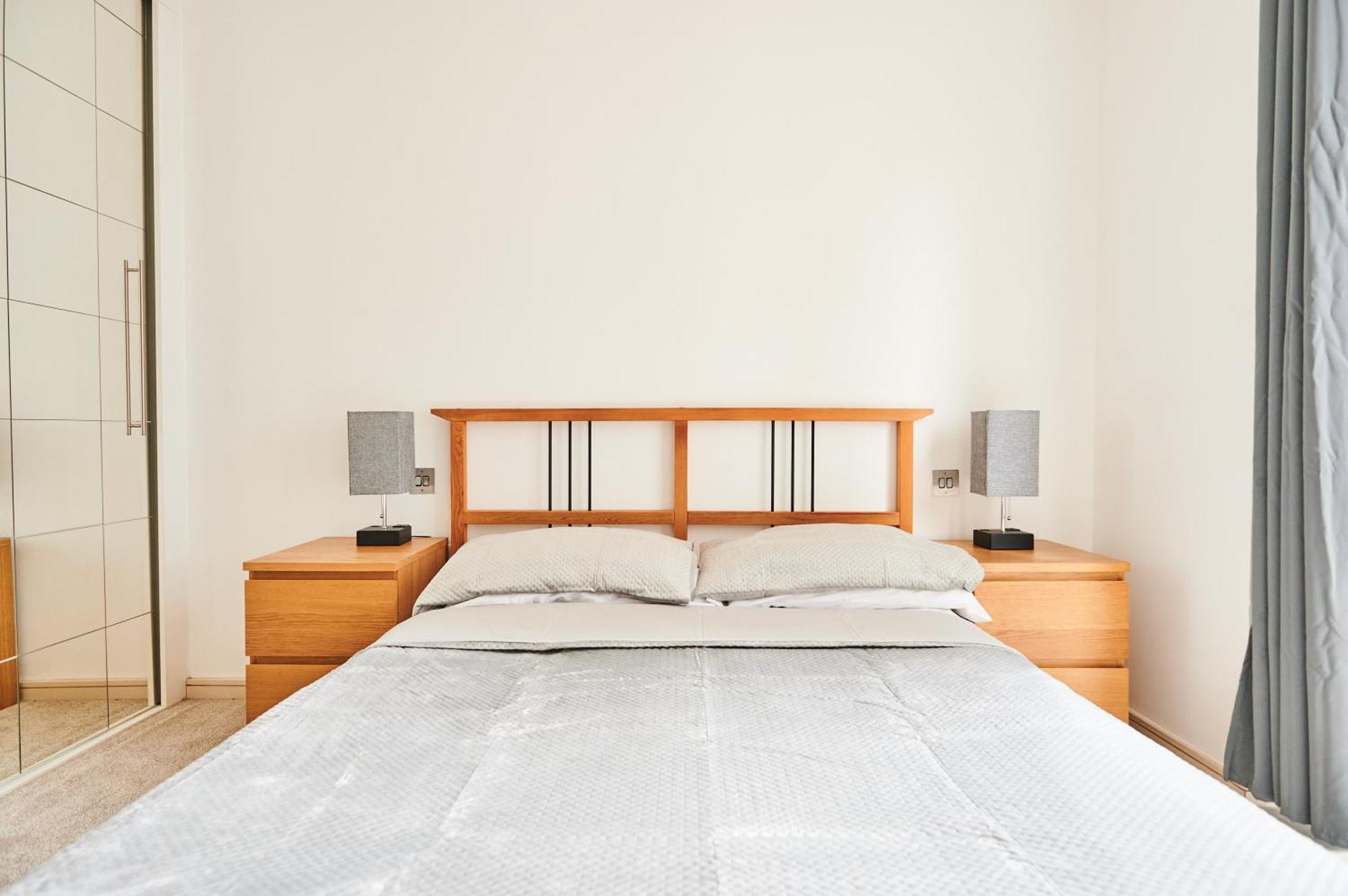 Bright 2 Bedroom Flat In Old Street With Balcony Lejlighed London