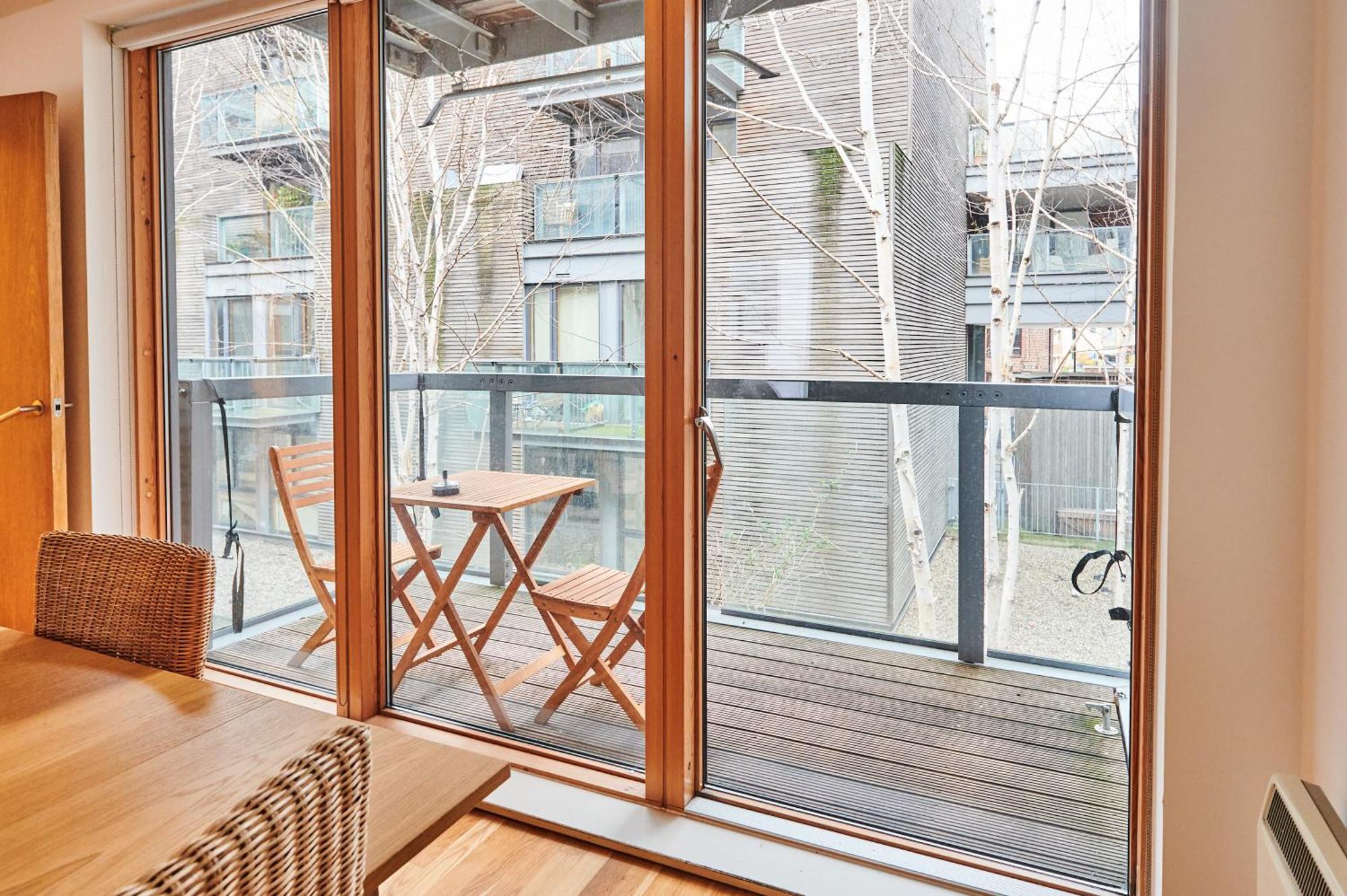 Bright 2 Bedroom Flat In Old Street With Balcony Lejlighed