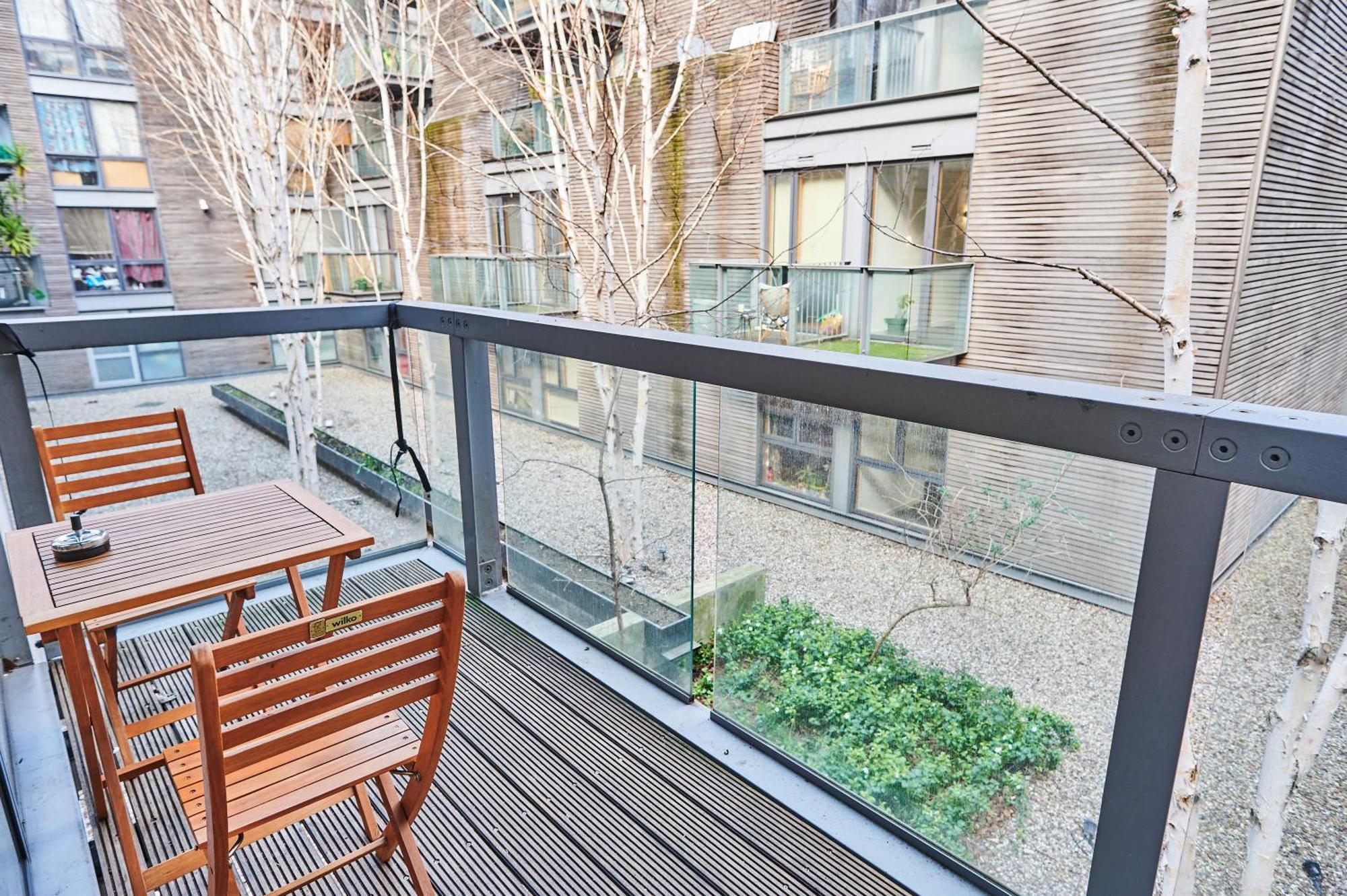 Bright 2 Bedroom Flat In Old Street With Balcony Lejlighed *