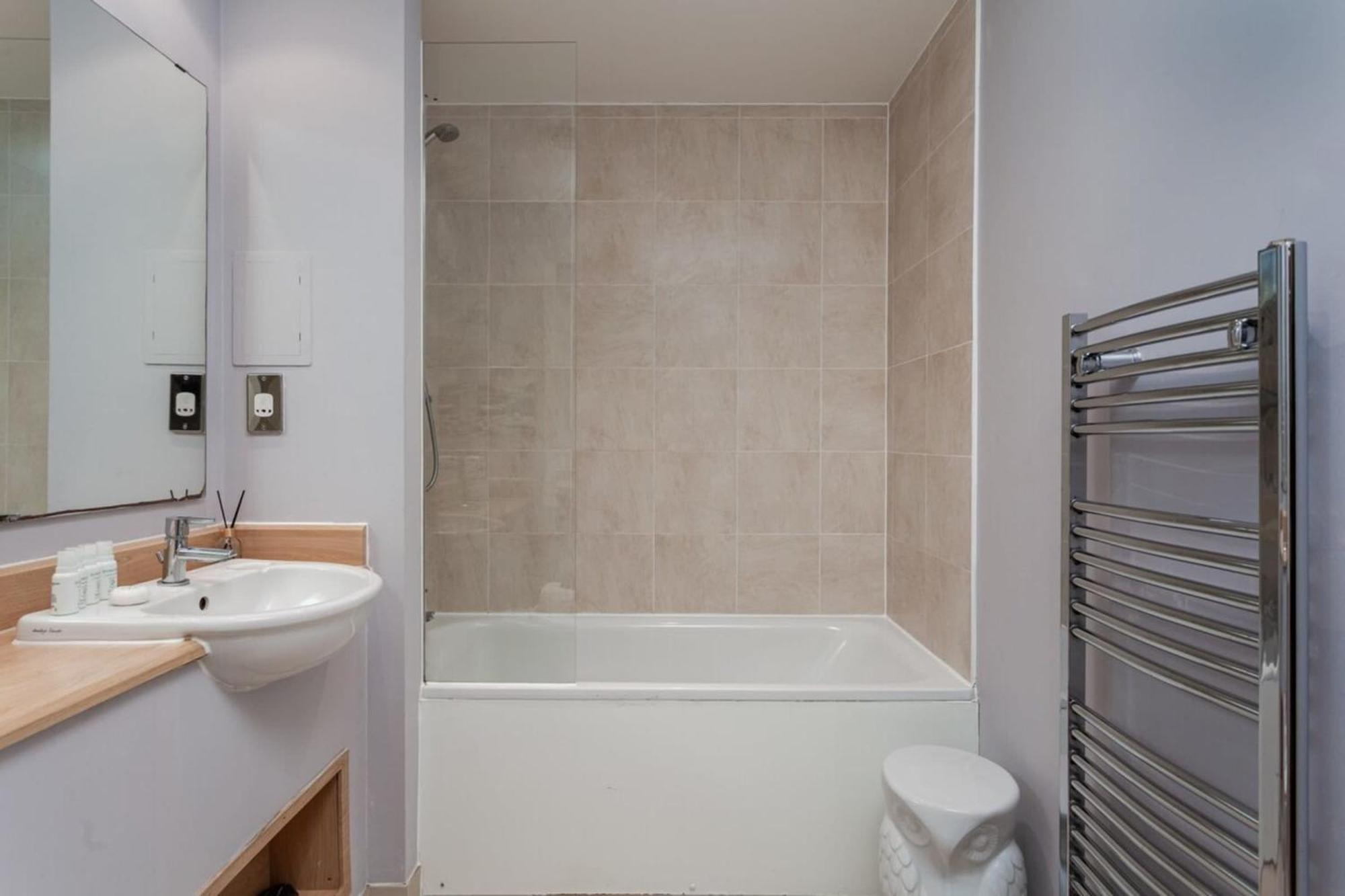 Appartamento Bright And Stylish Kennington Gem *