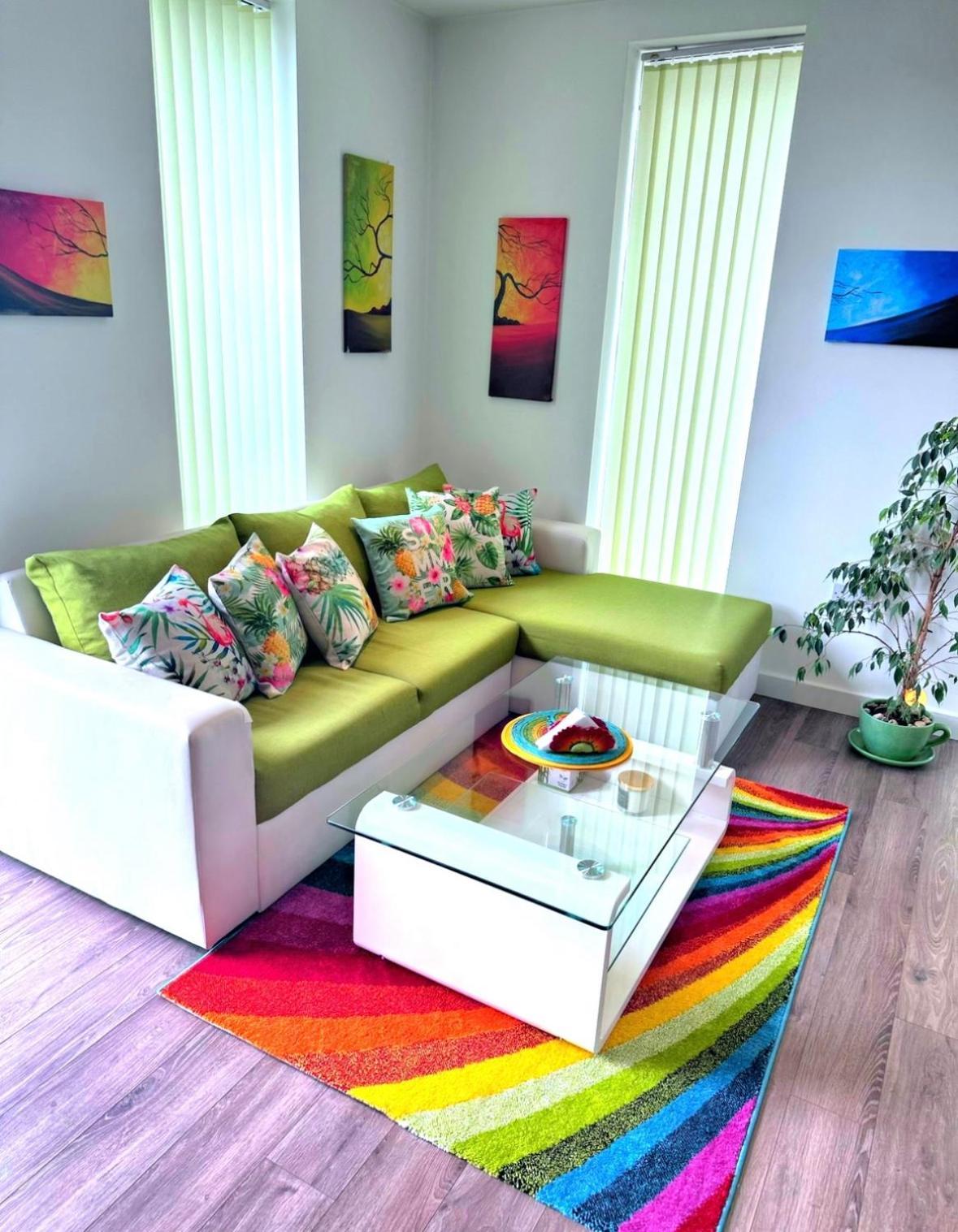 Spacious 2 Bed Flat Next To Elizabeth Line Lejlighed London