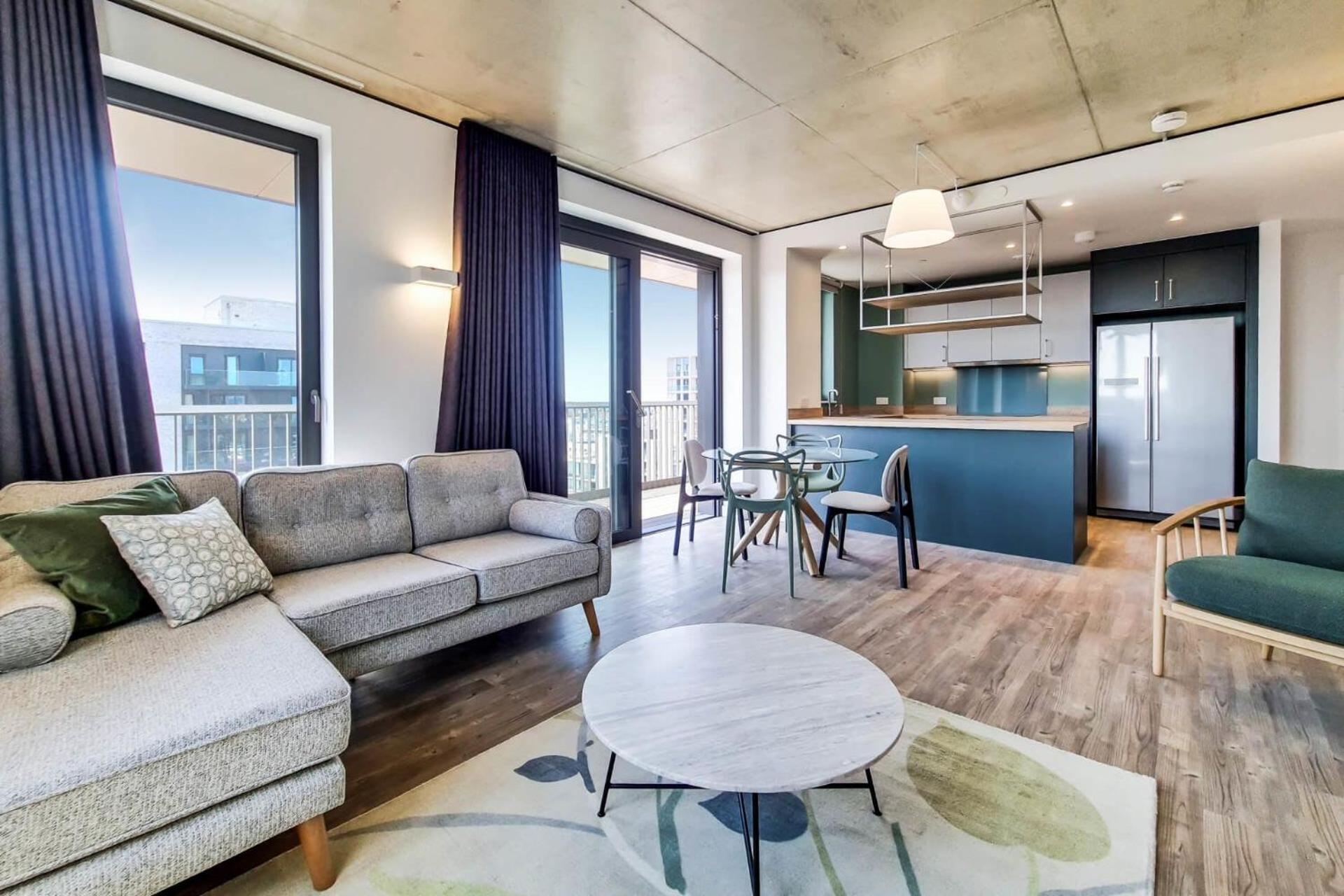 Botanical-inspired At Repton Gardens Right In The Heart Of Wembley Park * Londres