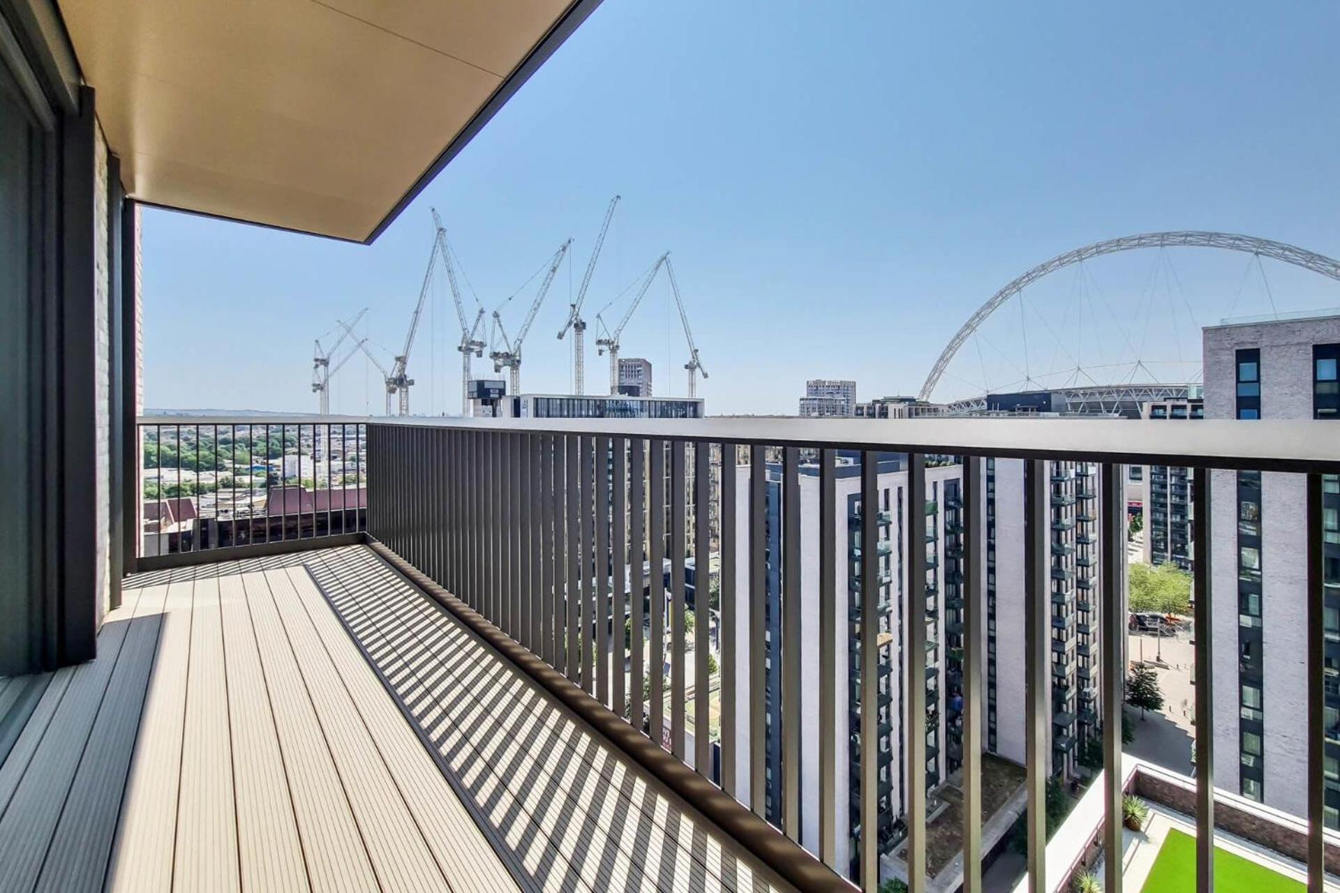 Botanical-inspired At Repton Gardens Right In The Heart Of Wembley Park * Londres