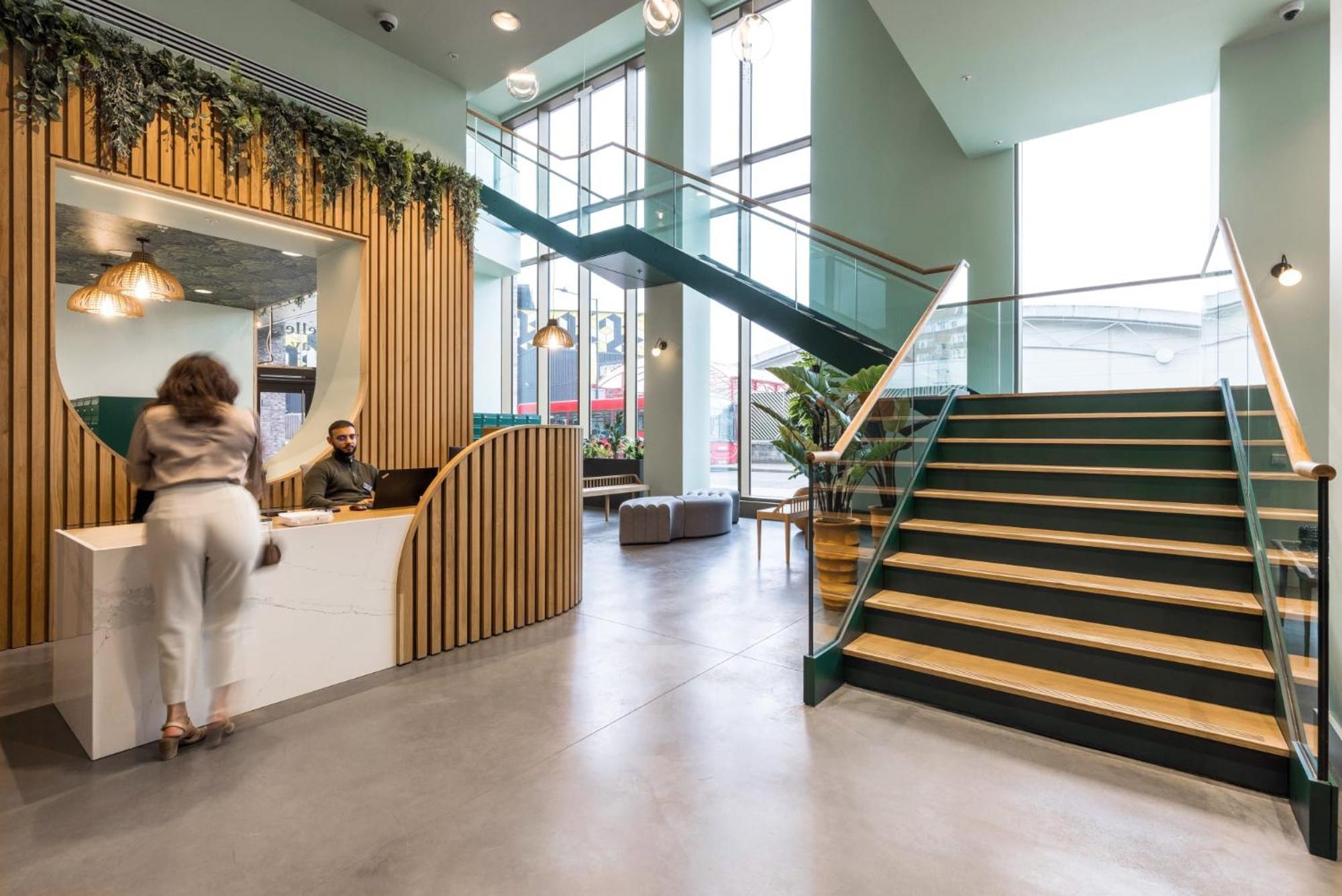 Botanical-inspired At Repton Gardens Right In The Heart Of Wembley Park Londres