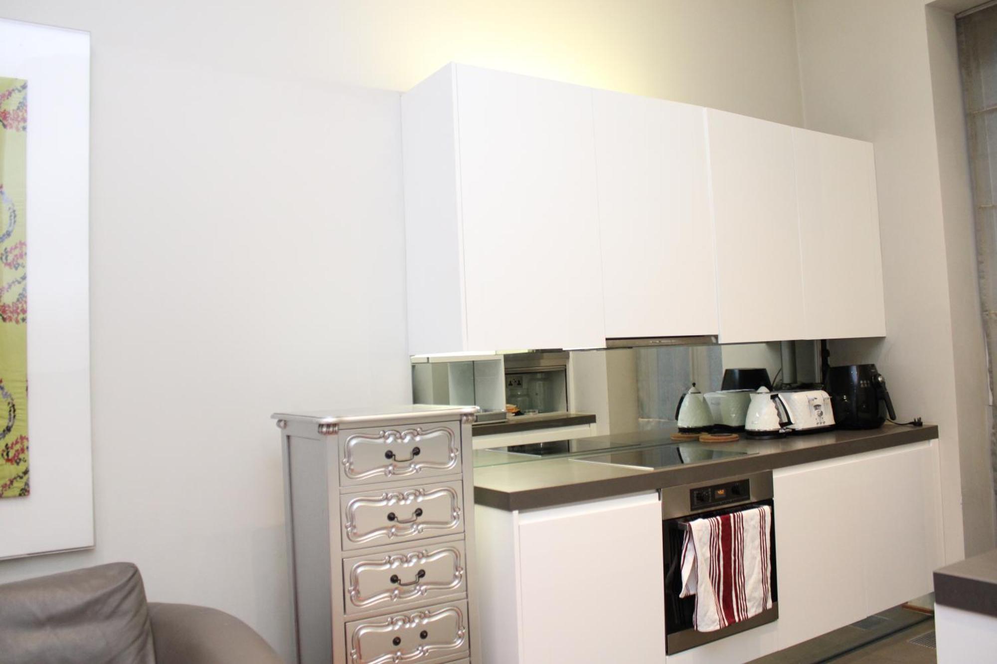 Modernized South Kensington Lejlighed *