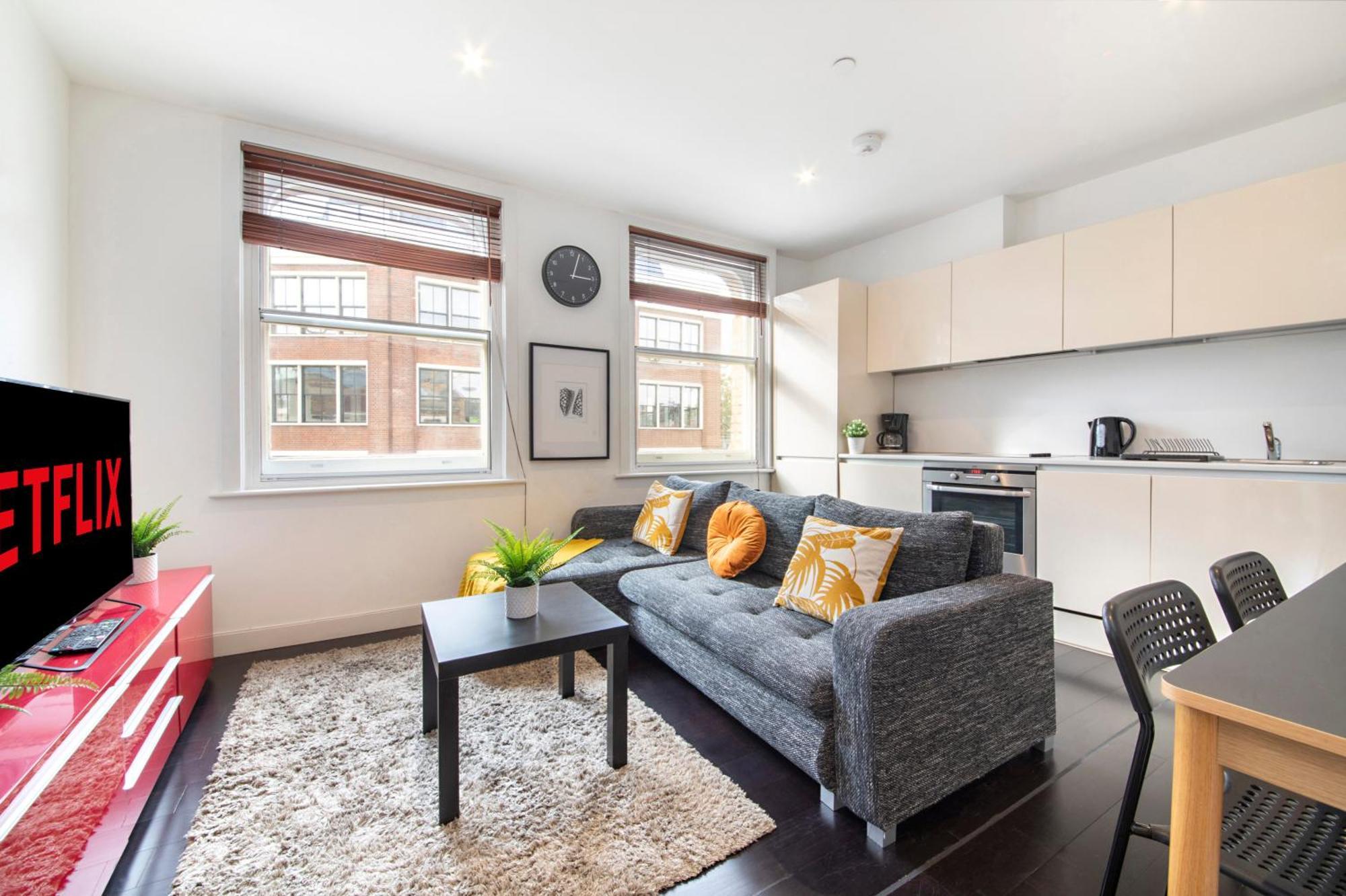 Luxury - Farringdon * Londen