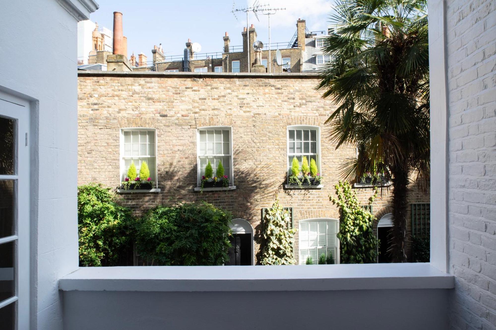 Gulaid House Knightsbridge By Bob W 5* London