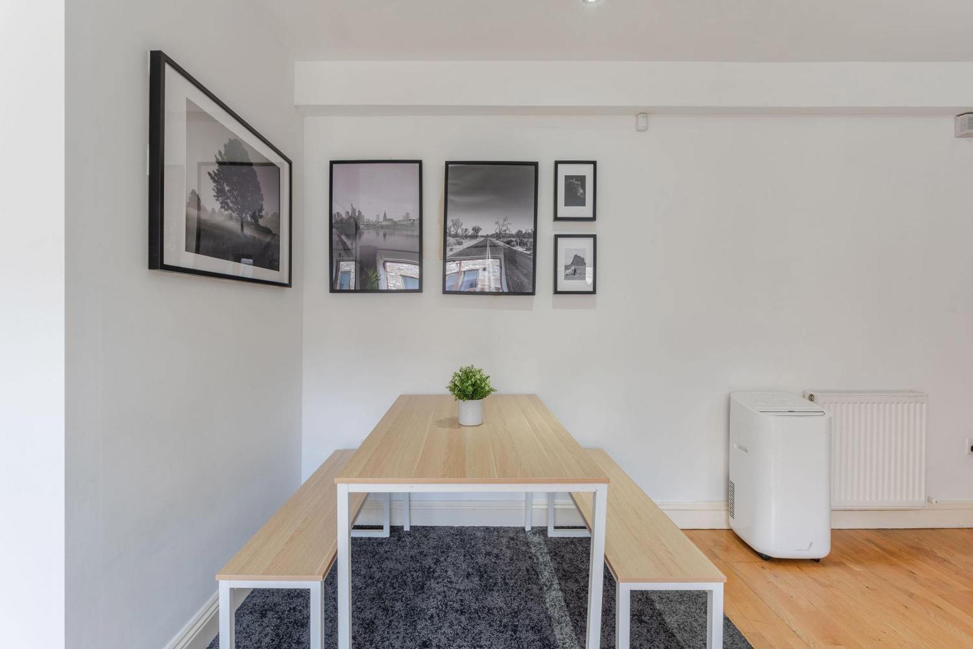 Waterloo With Large Private Terrace - View Of The Eye - 1 Bedroom 1 Bath Londen