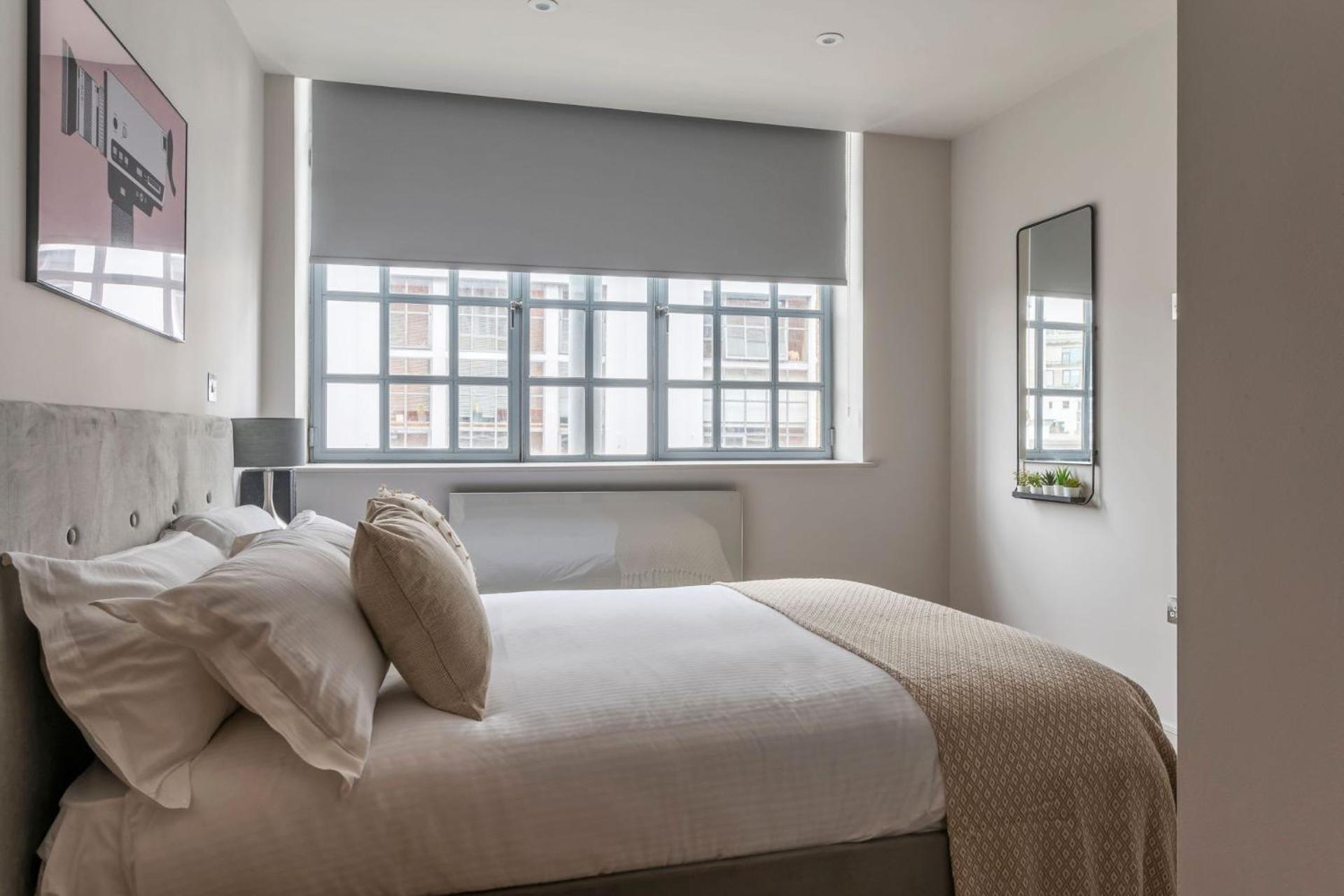 Amigos Nest - Farringdon - By Frankie Says * Londen