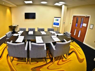 Express London-wimbledon-south, An Ihg 3* London