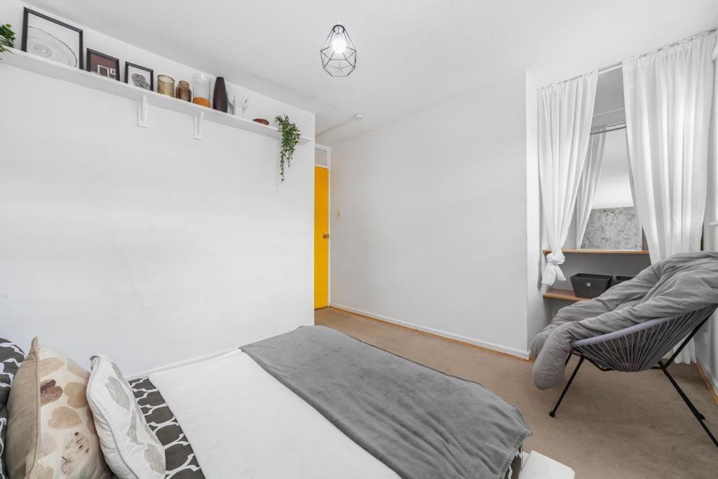 2bed Garden House W/hot Tub, Sauna & Cinema Ferienhaus *