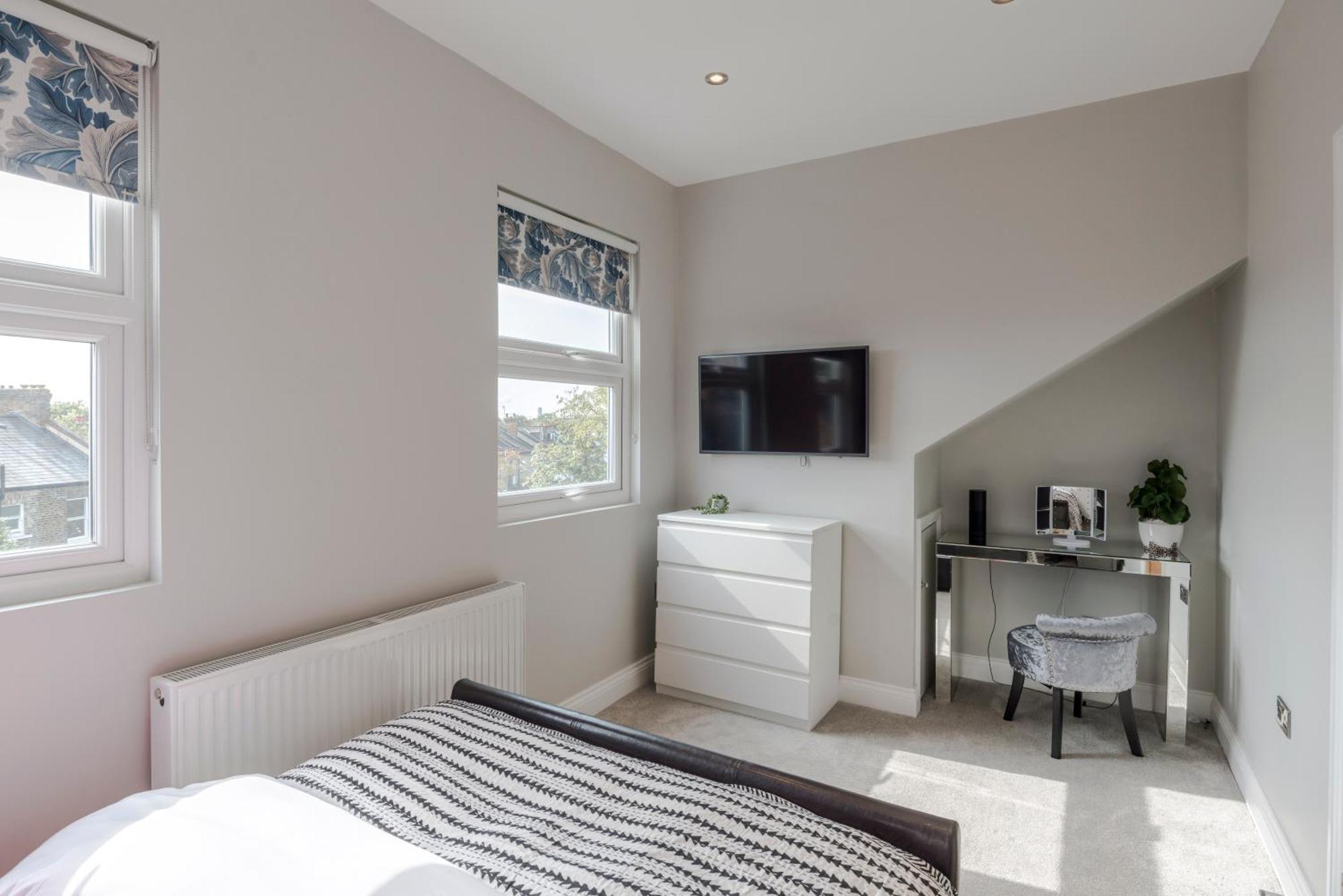 Stunning 3 Bed Duplex In The Heart Of West Hampstead Lägenhet