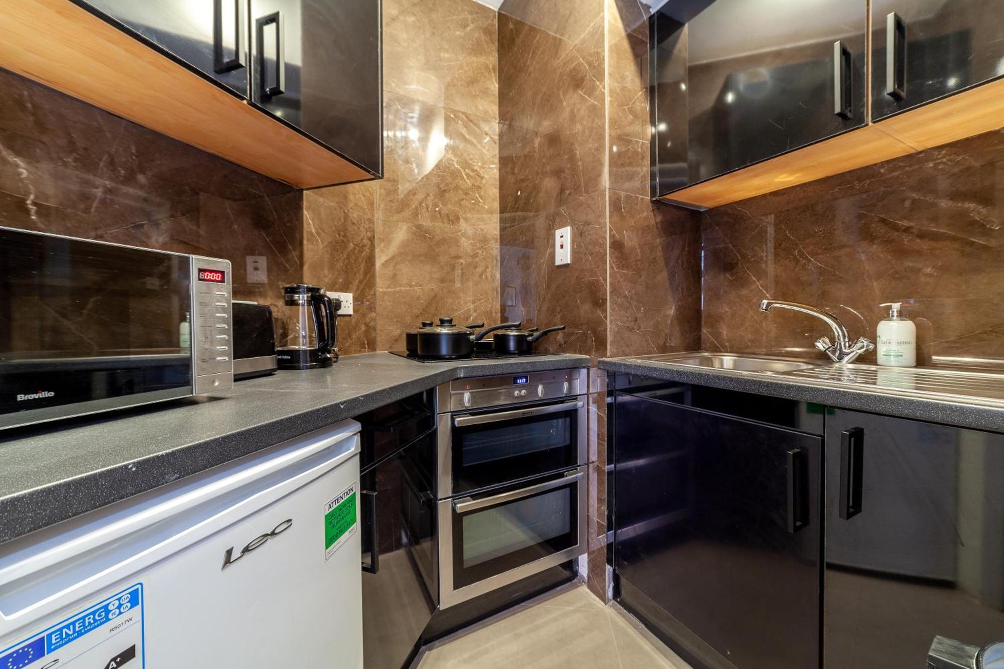 Spacious 1 Bdr - 2min To Bond Str Station Apartment London