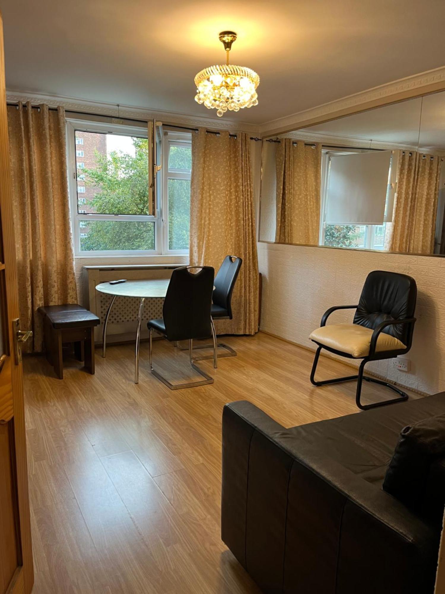 1 Bedroom Flat Close To With Free Parking Arrangement Appartement *