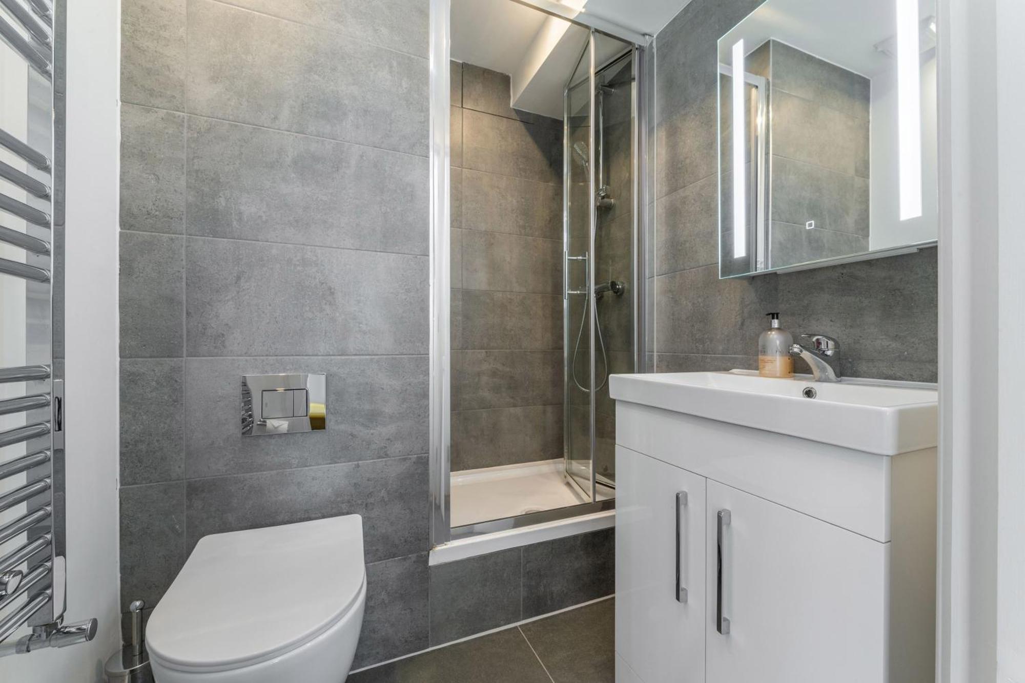 Lägenhet Modern - 2 Bedrooms 2 Bath - Battersea, Vauxhall & Nine Elms Station