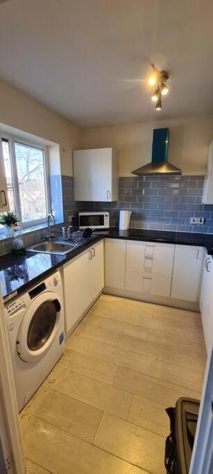 Private 2 Bed Flat Close To Excel & Airport * London