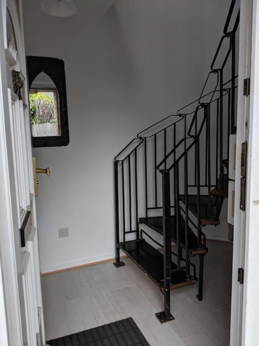 Private 2 Bed Flat Close To Excel & Airport Apartment