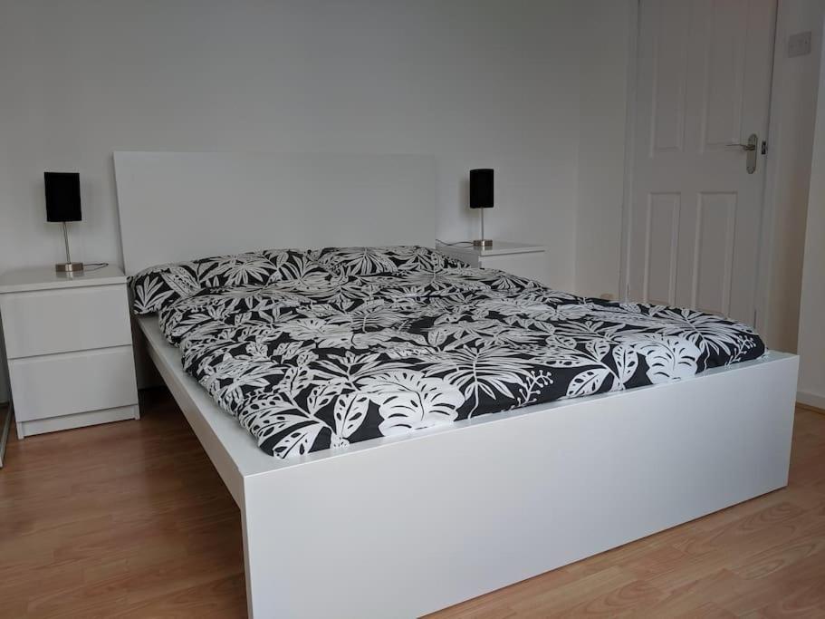 Private 2 Bed Flat Close To Excel & Airport London
