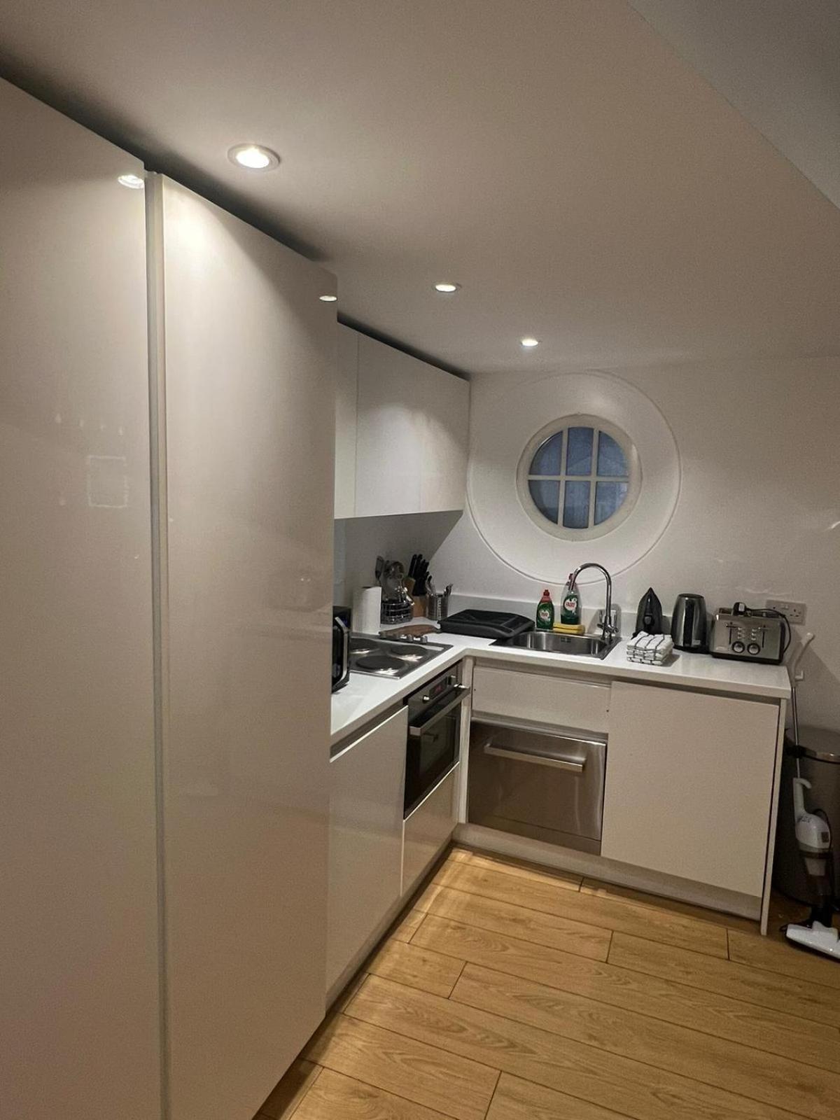 Tranquil 1 Bedroom Retreat In Piccadilly Vr4 Apartment