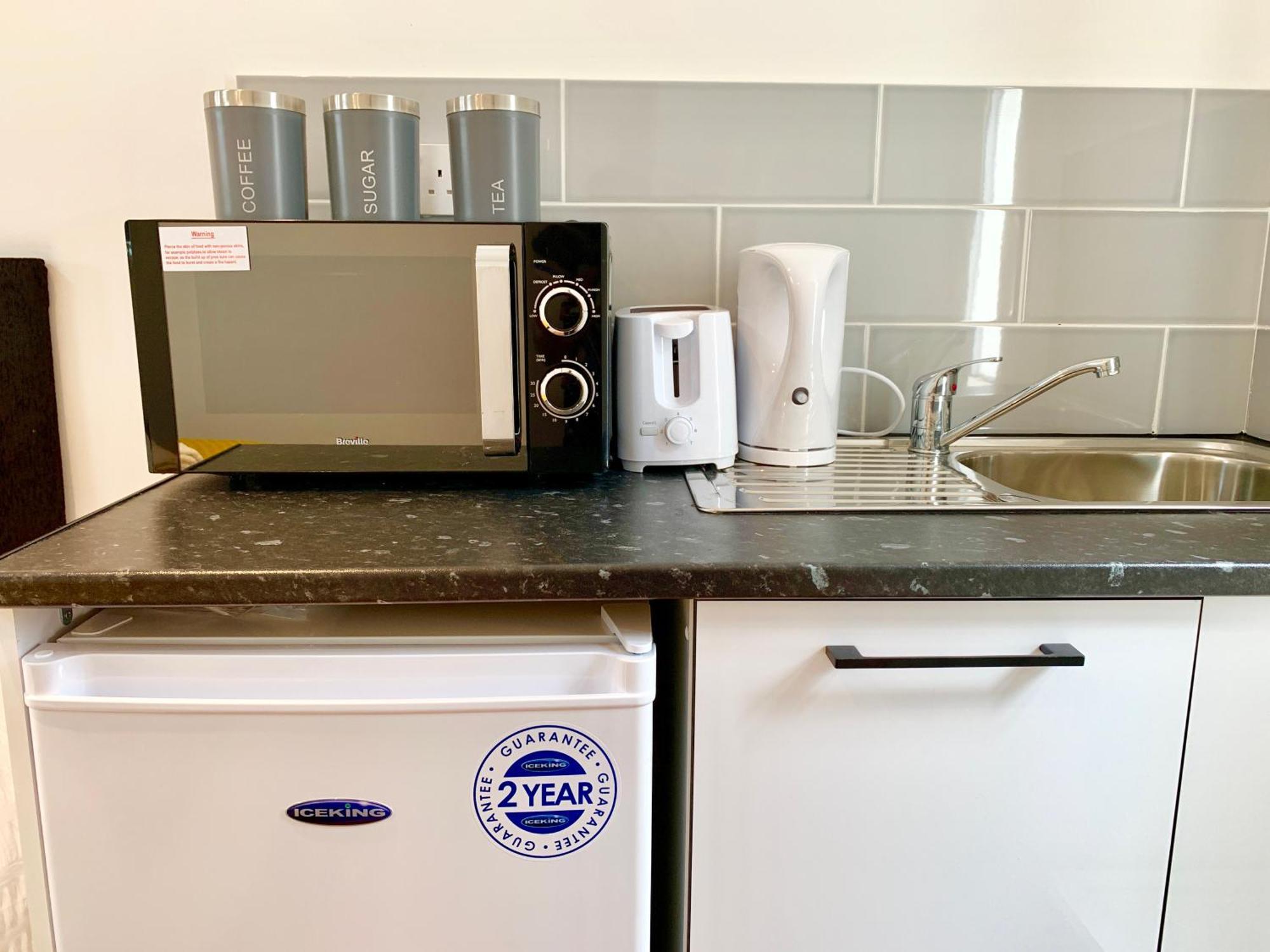 Appartamento Apartments, Private Bathroom, Kitchenette, Parking, Np3 Londra