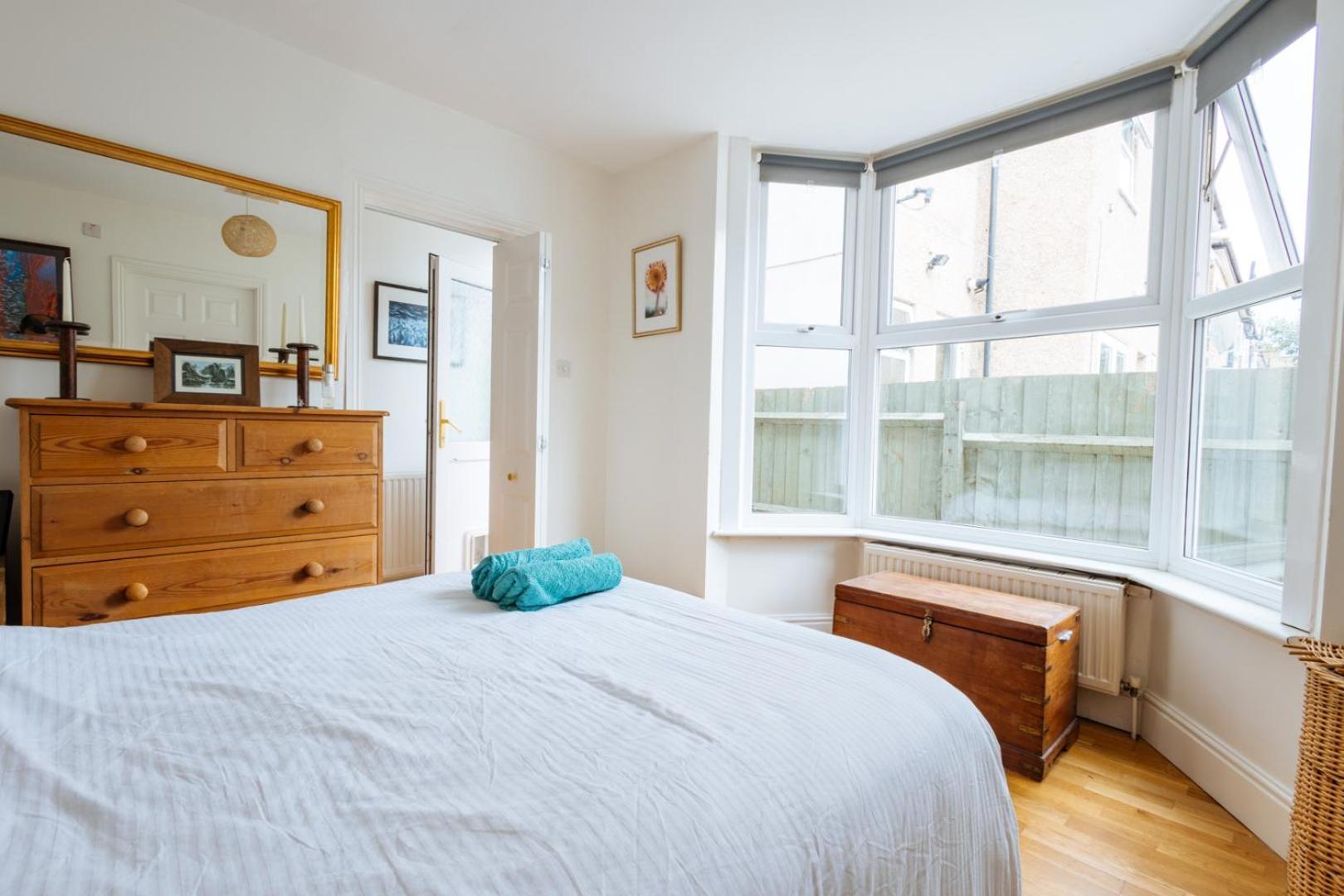 Unique Private W/ Easy Access To Lägenhet